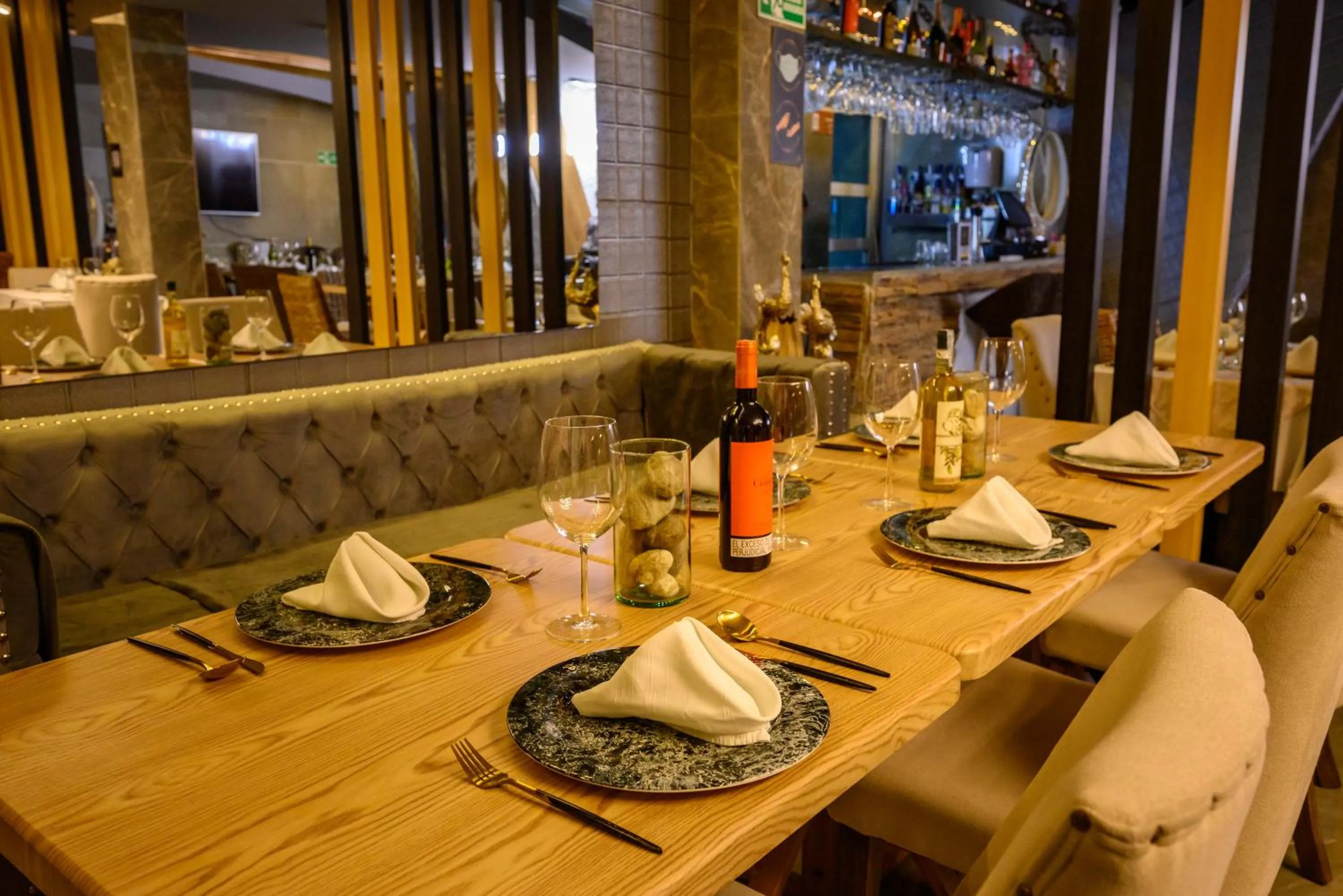 Restaurant/places to eat in KH Hotel Boutique