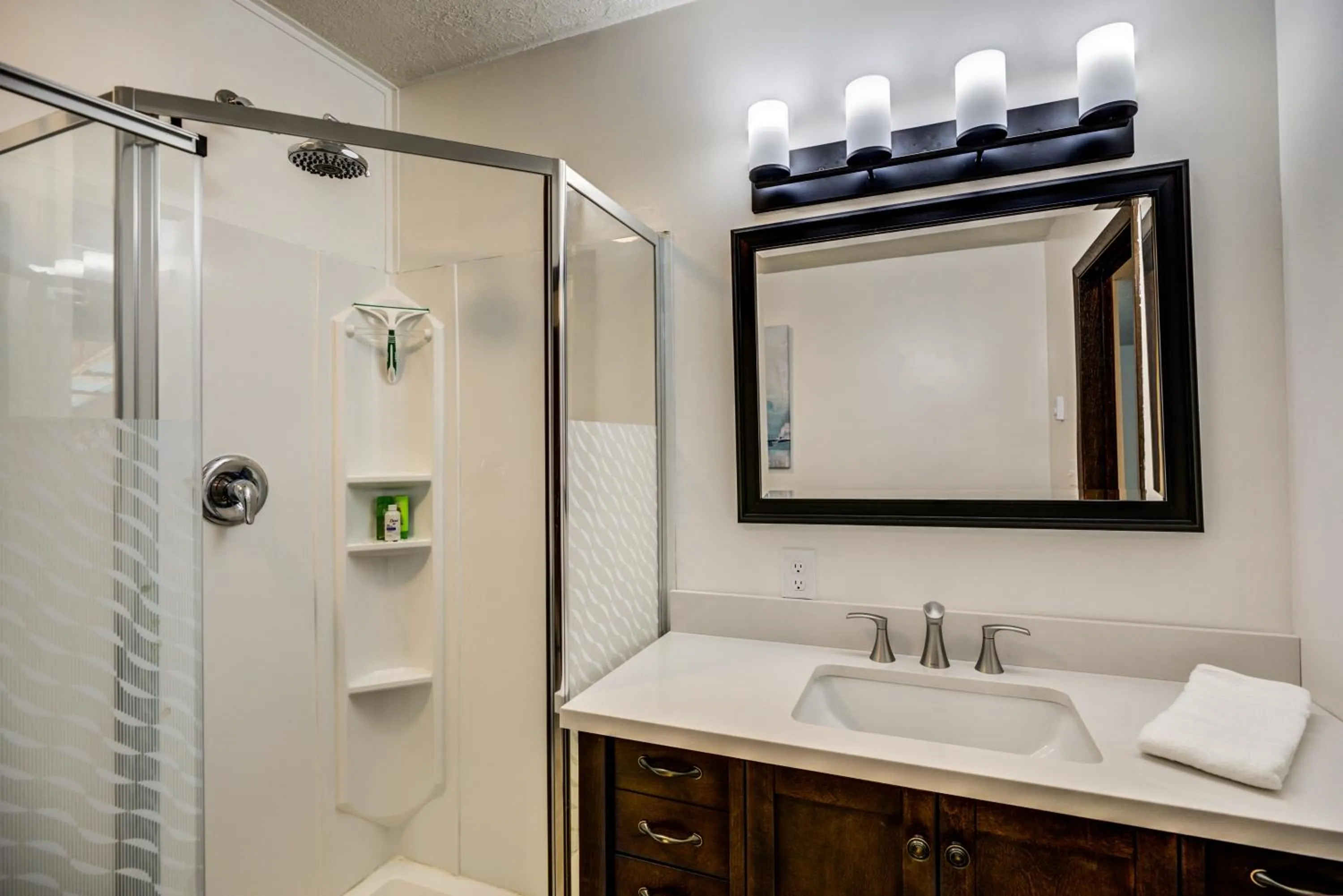 Shower in Geyser Getaway