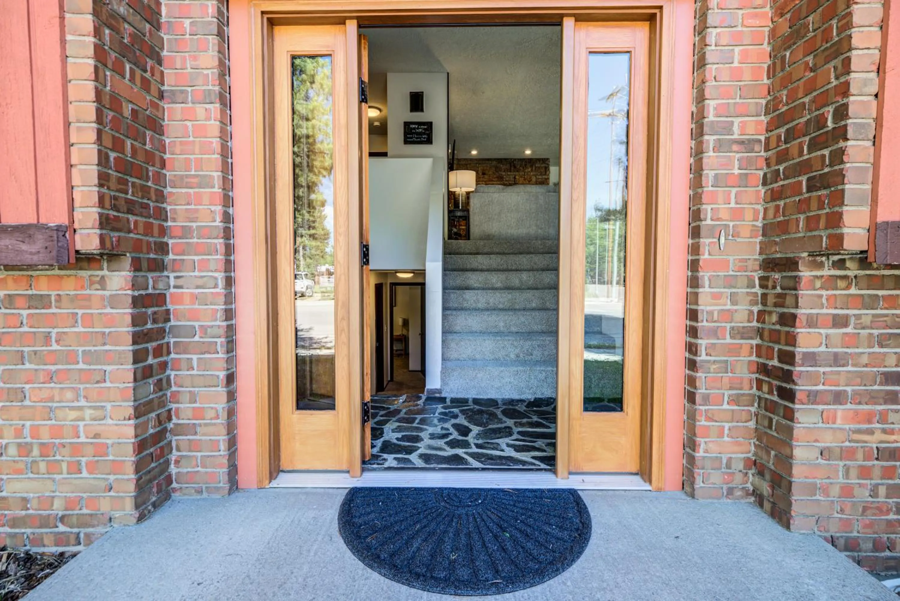 Facade/entrance in Geyser Getaway