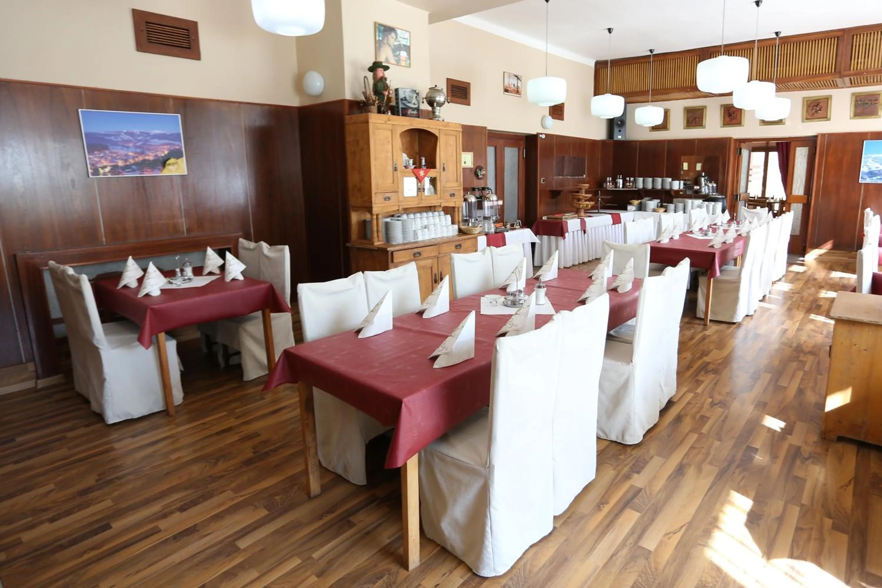Restaurant/places to eat in Hotel Krakonos