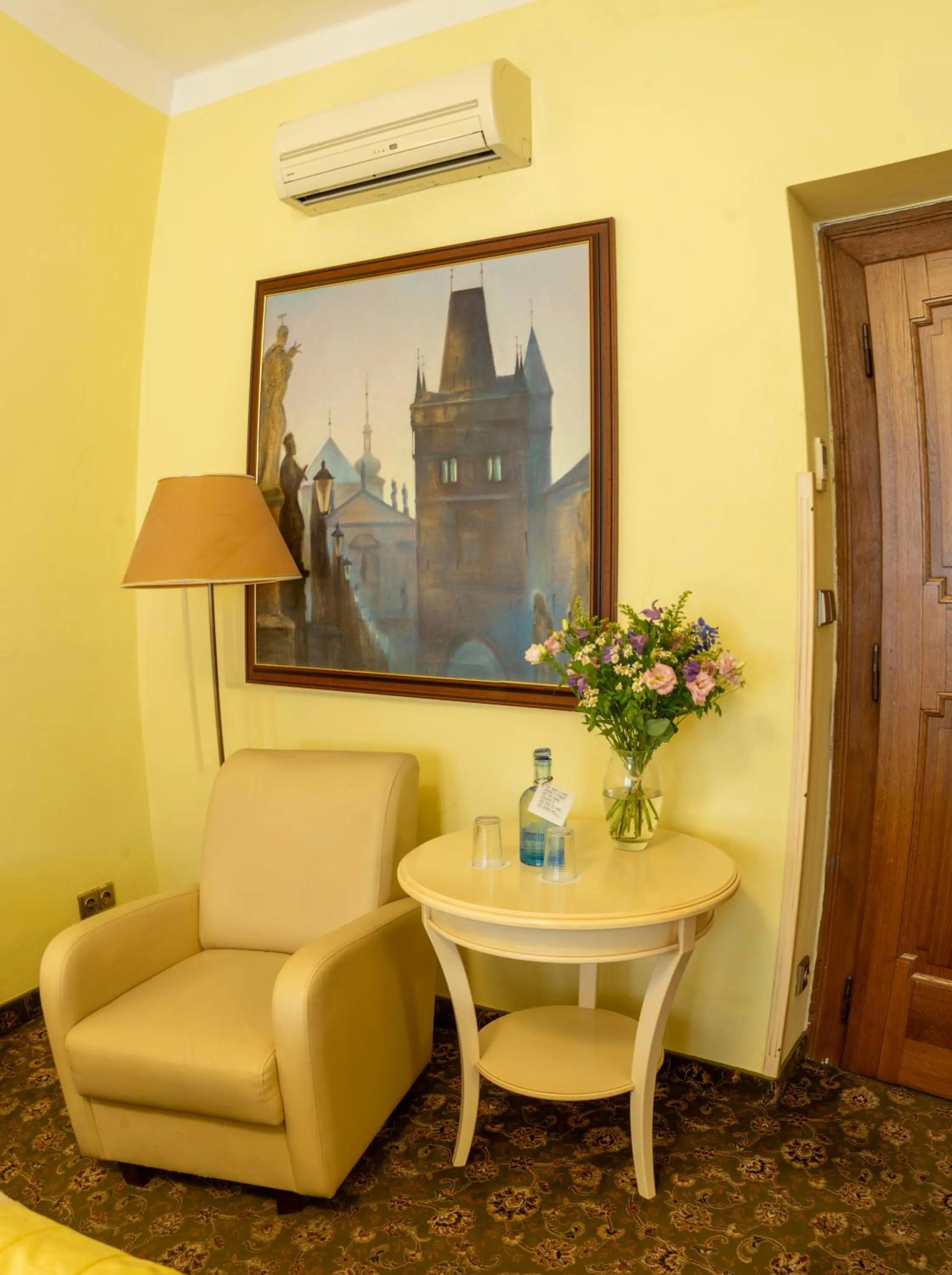 Seating area in Hotel Metamorphis