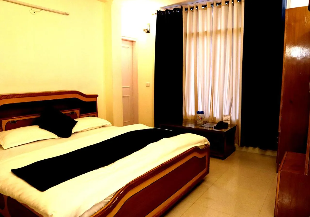 Bedroom in Hotel Sanawar View