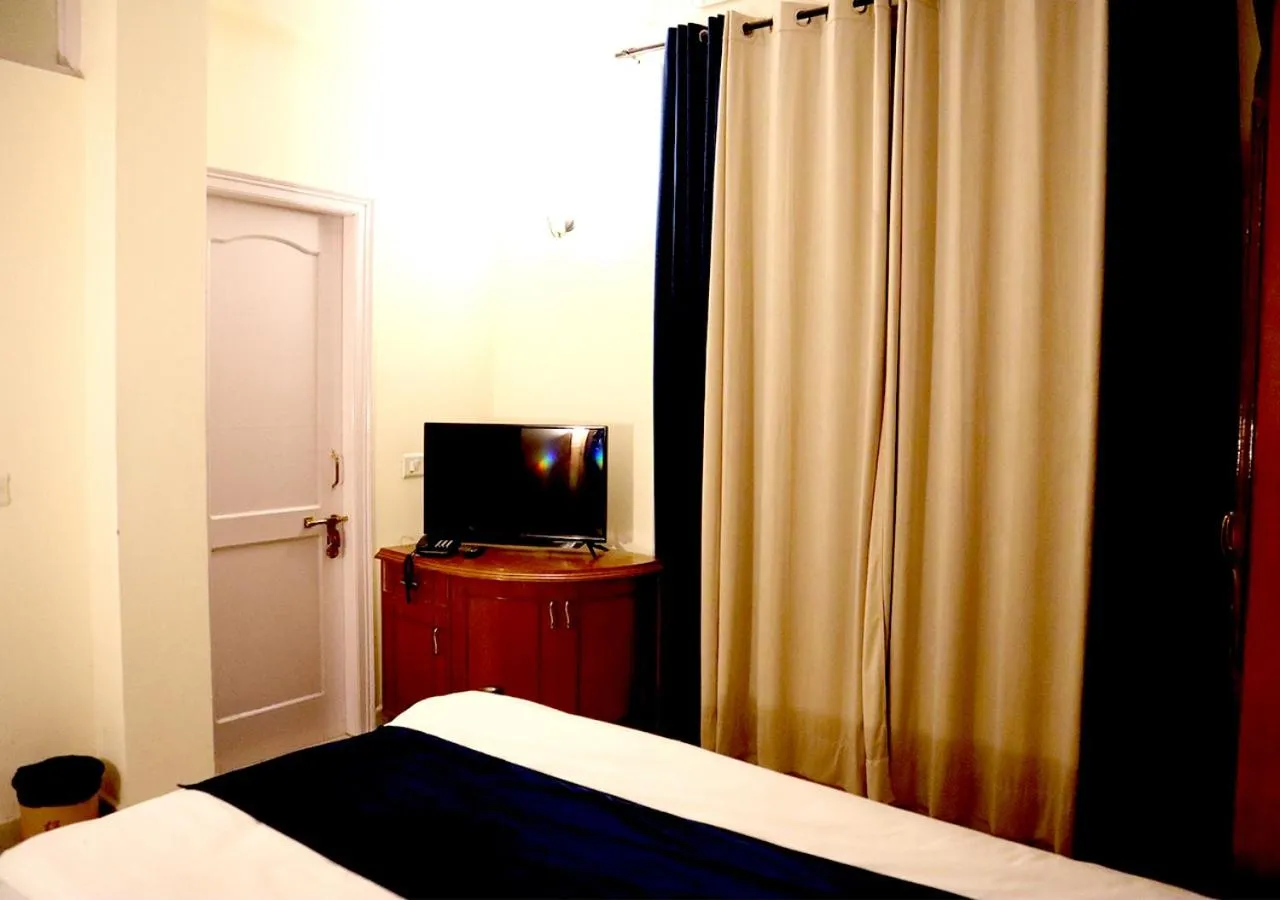 Bedroom in Hotel Sanawar View