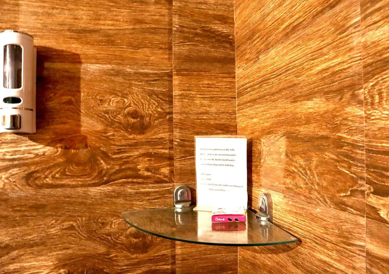 Bathroom in Hotel Sanawar View