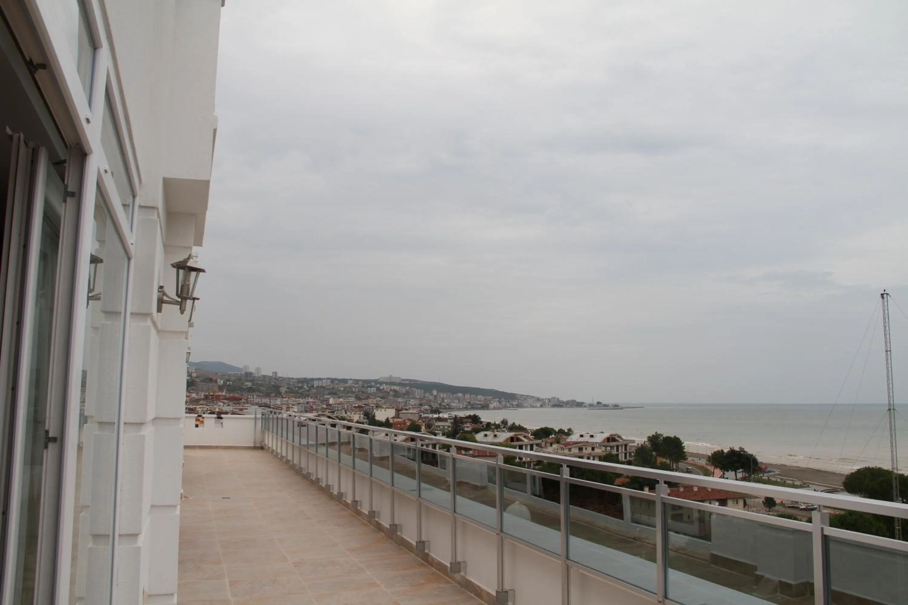 Area and facilities in Grand Amisos Hotel