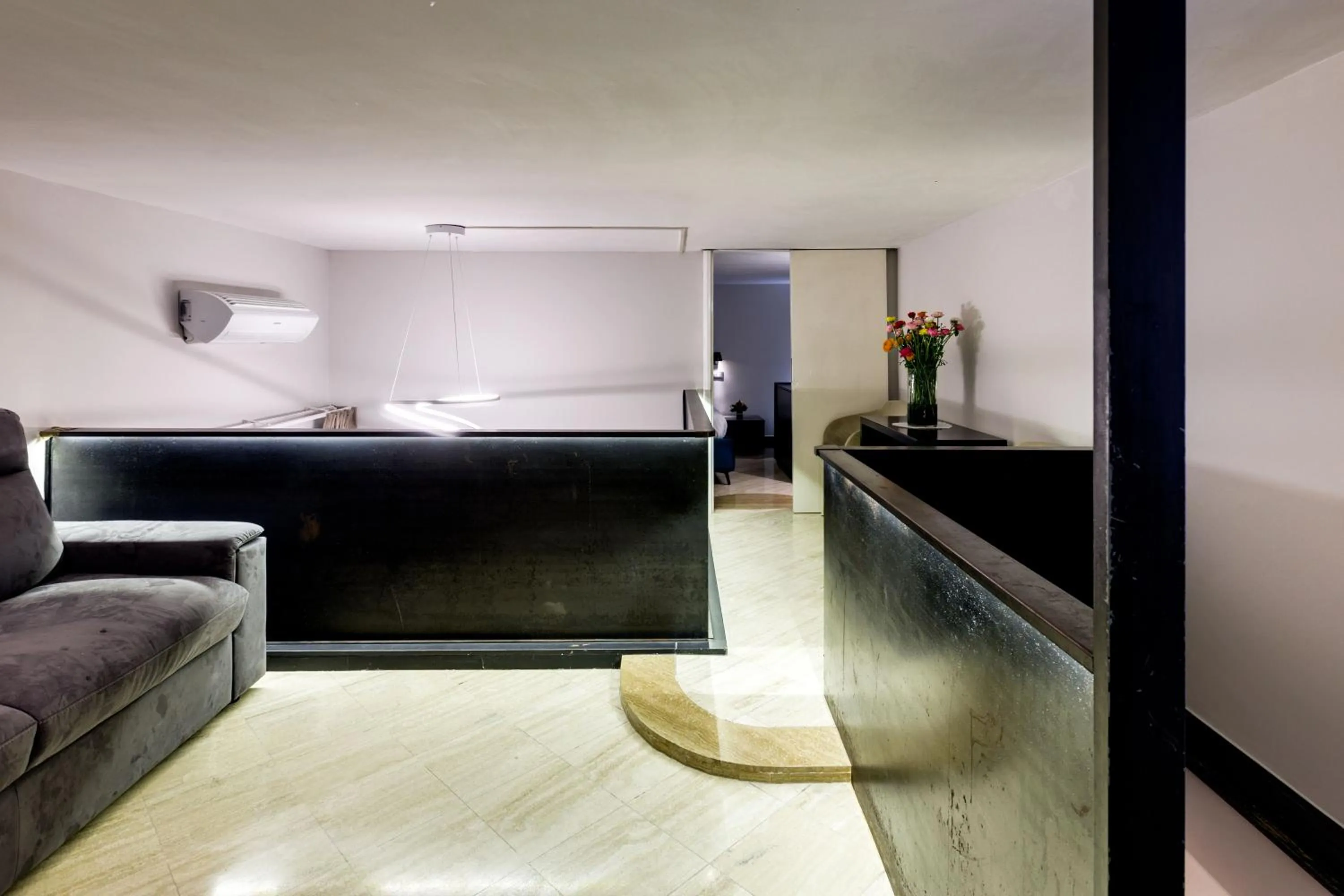 Decorative detail, Bed in V Collection Piazza Farnese Luxury Suites