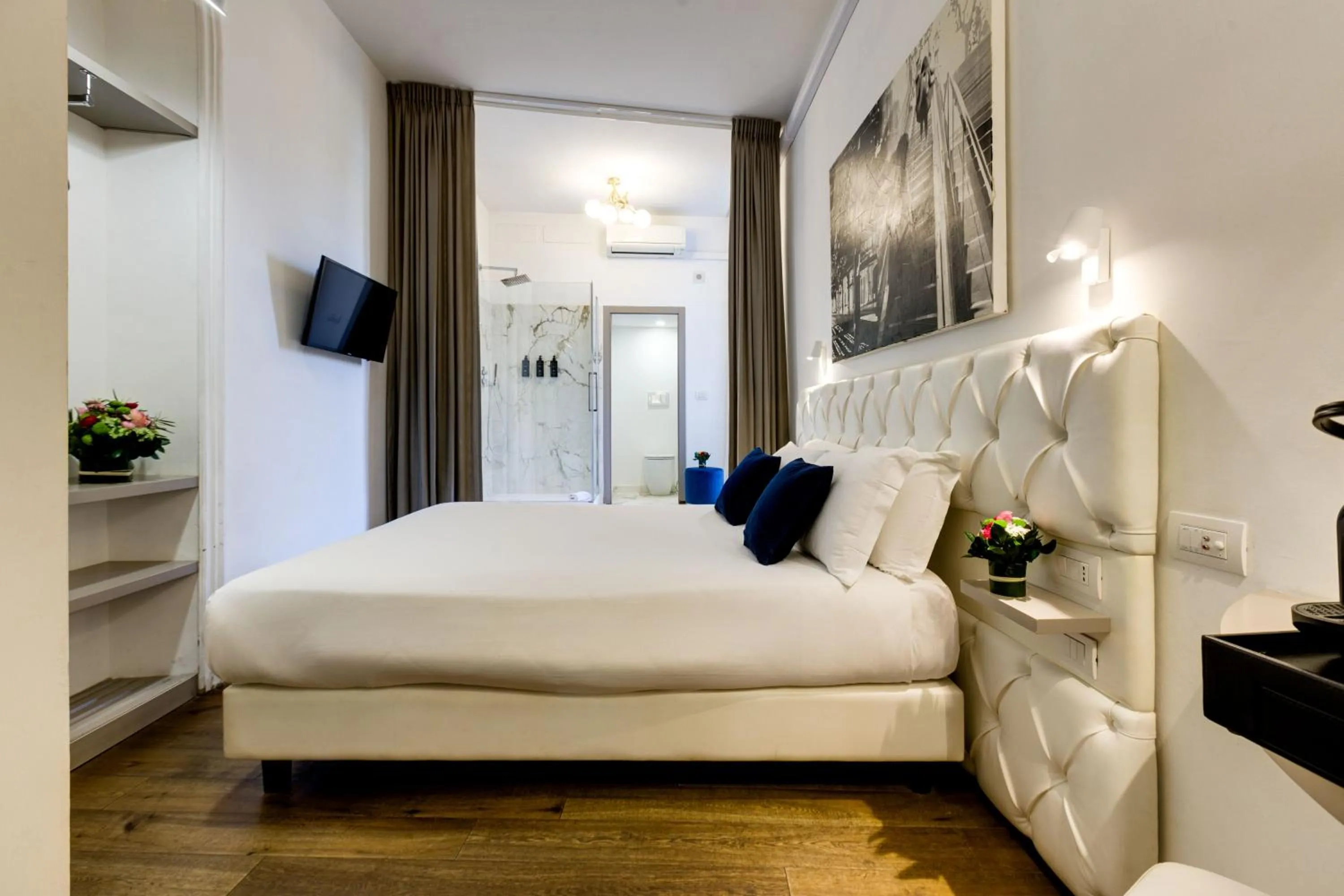 Bedroom, Bed in V Collection Piazza Farnese Luxury Suites