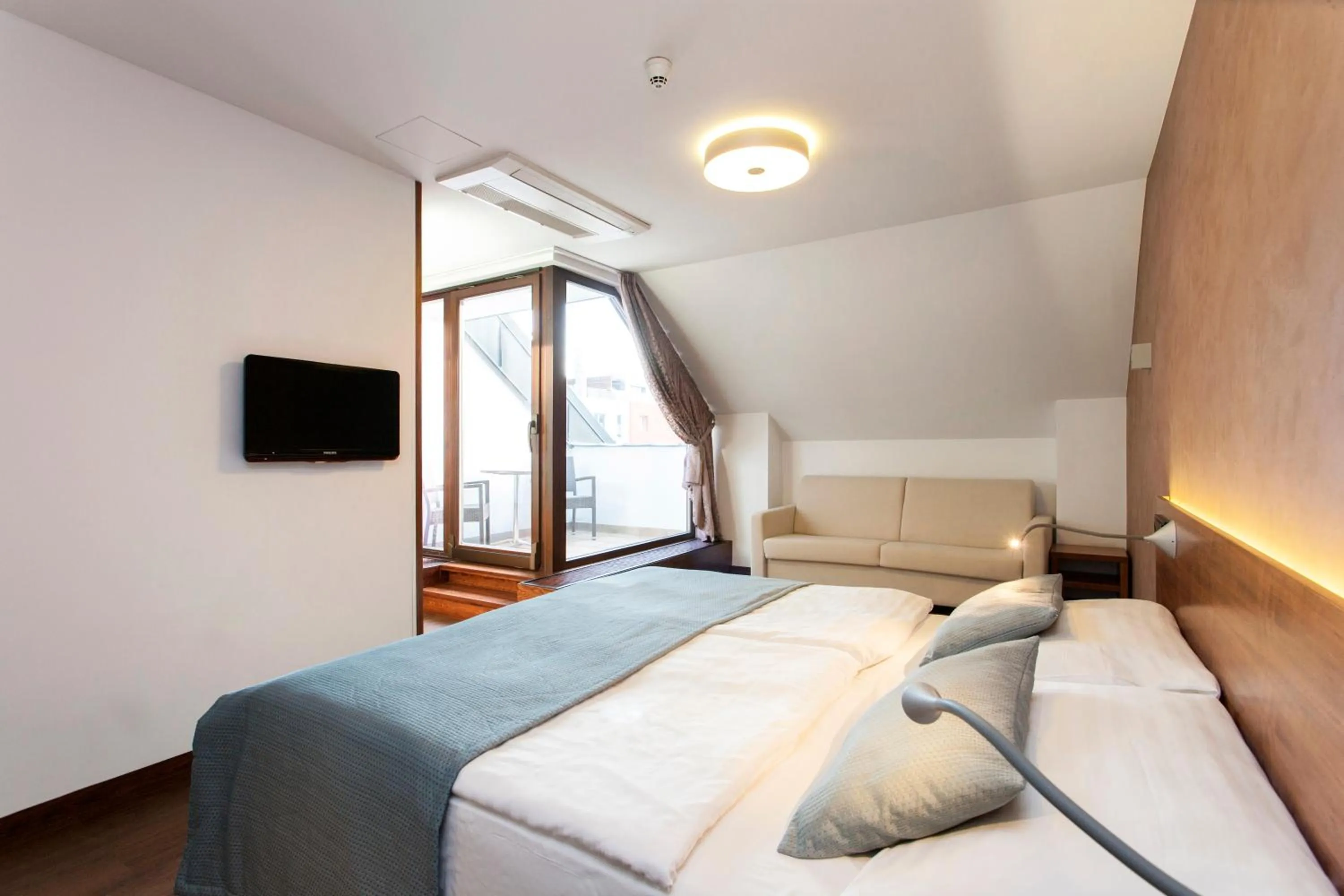 Bedroom, Bed in Hotel Carol