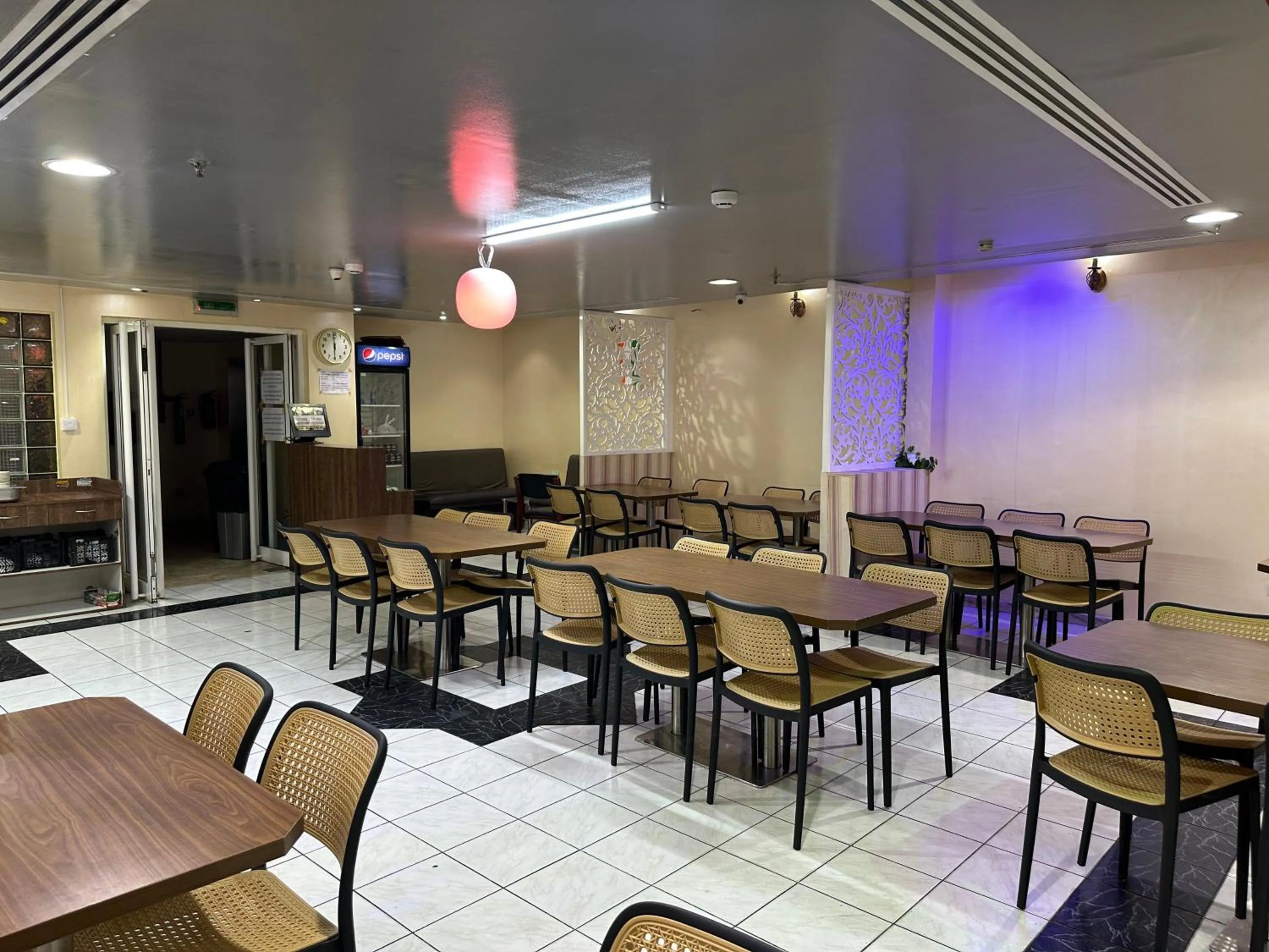 Restaurant/places to eat in Aygro Hotel