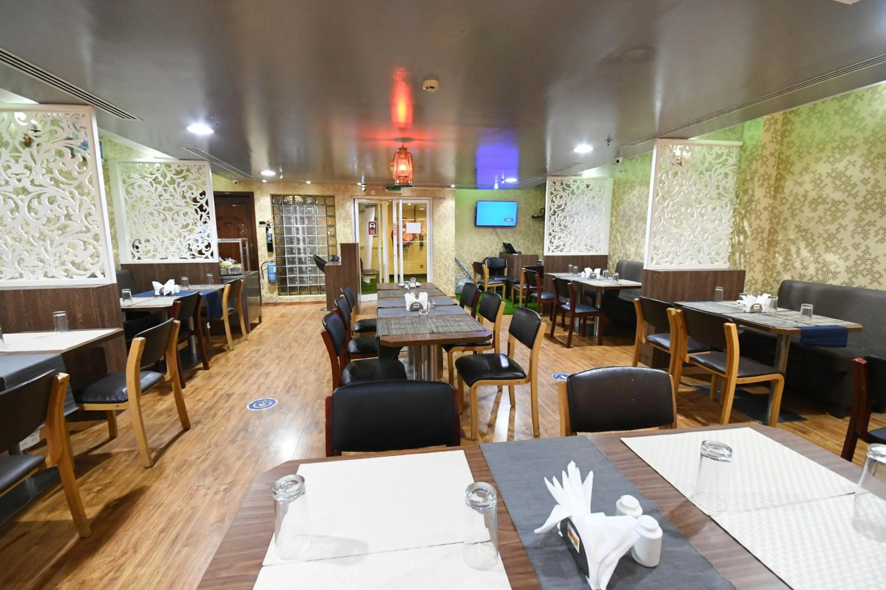 Restaurant/places to eat in Aygro Hotel