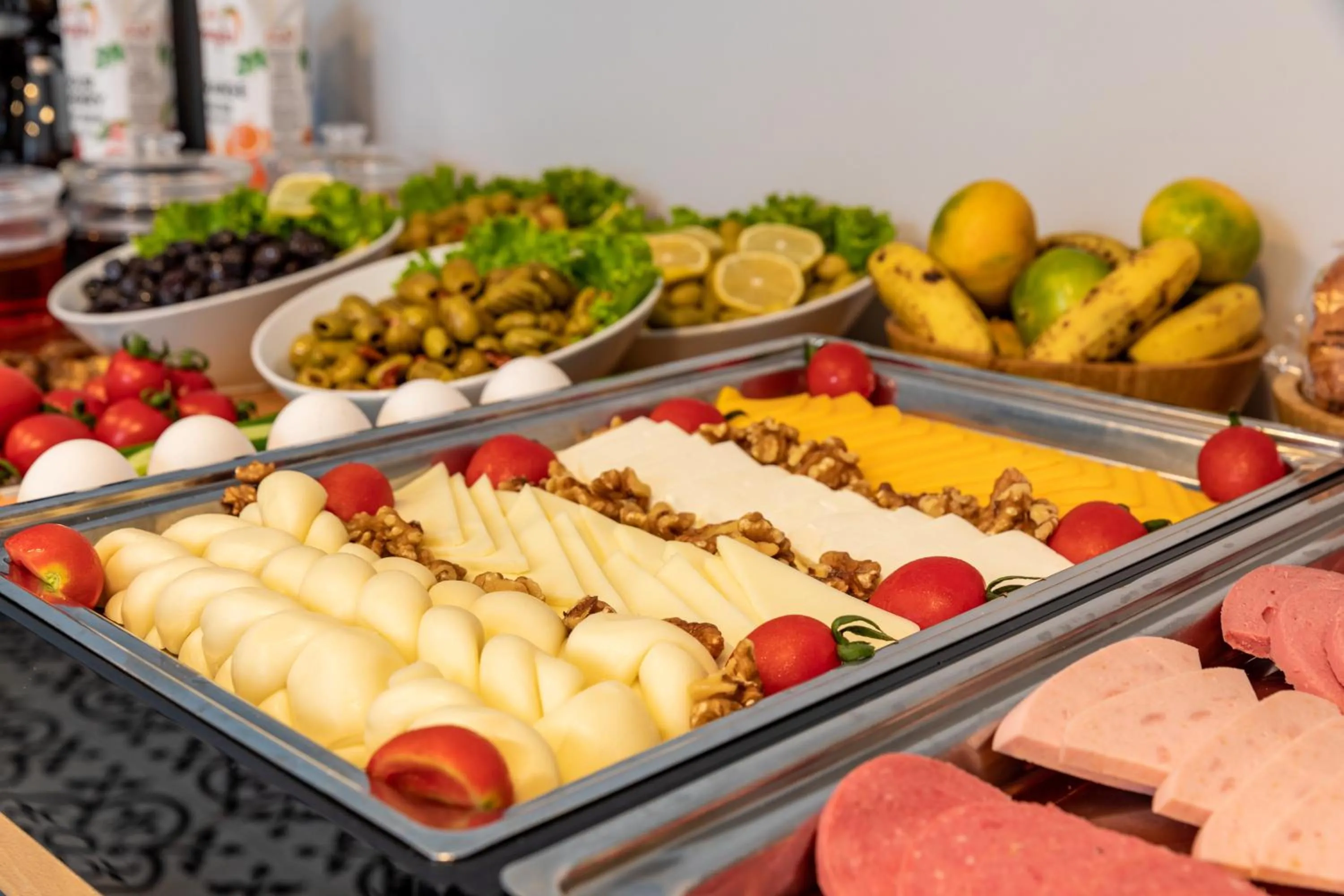 Food in Green Parrot Hotel Istanbul