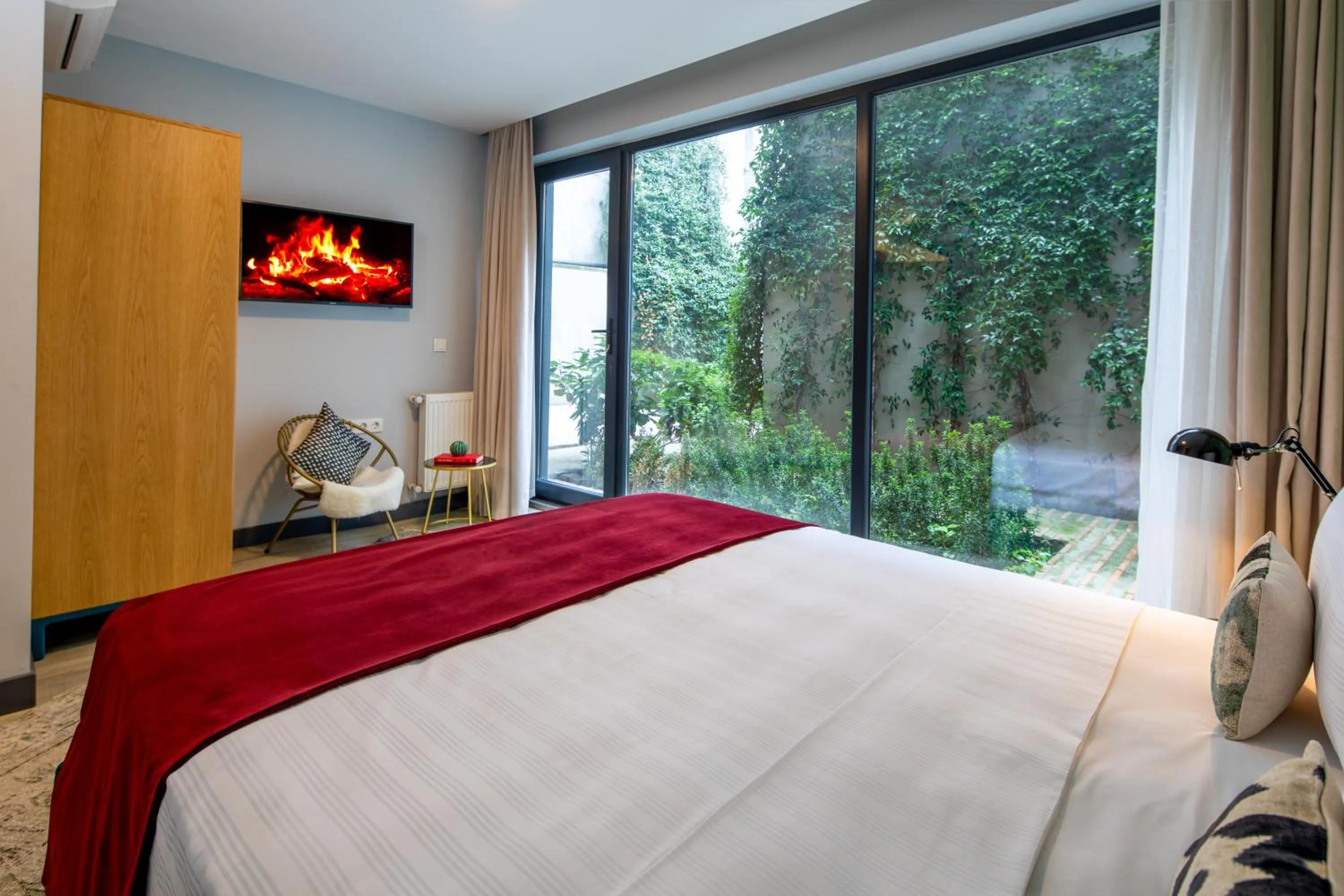 Bed in Green Parrot Hotel Istanbul