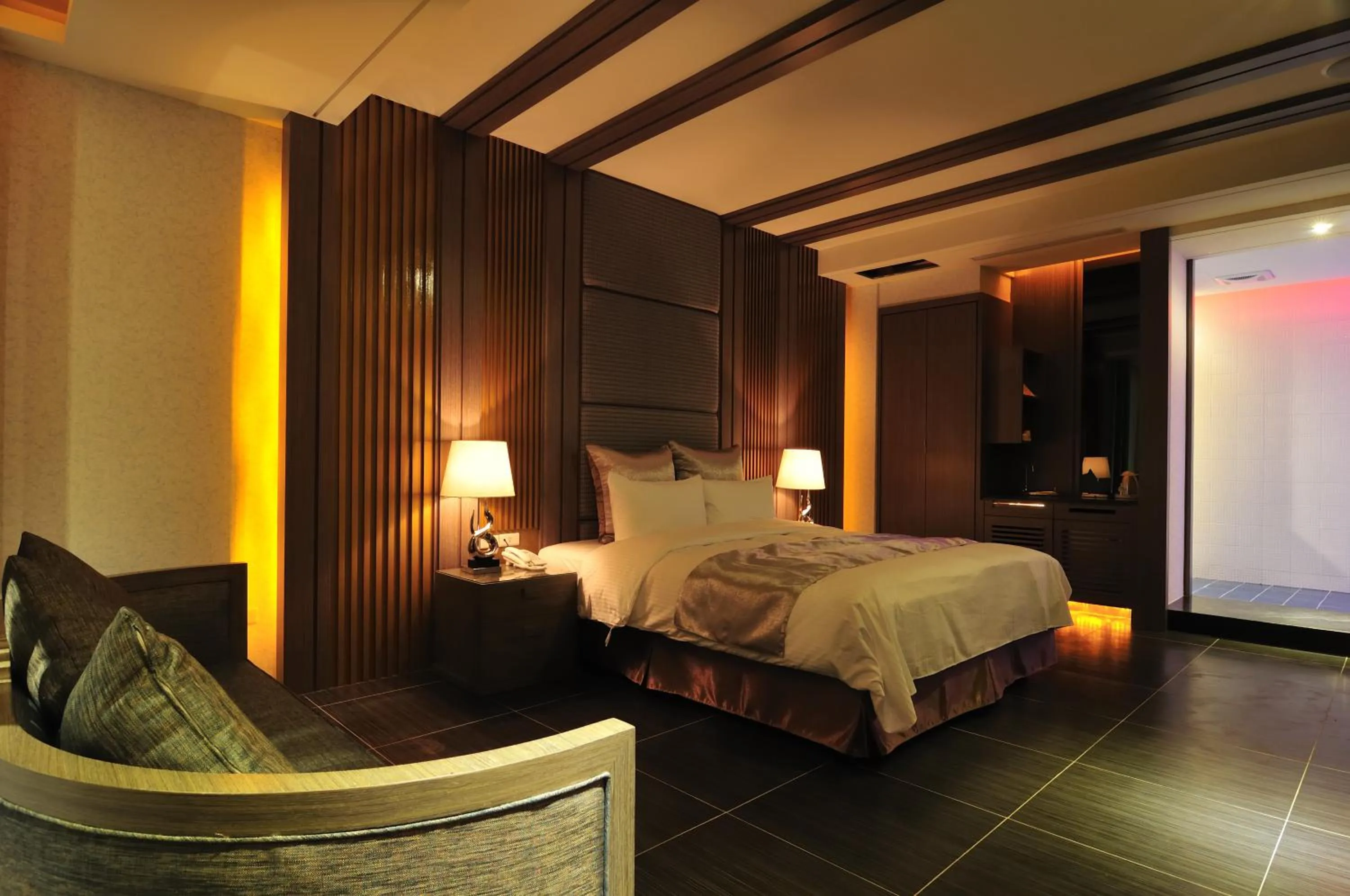 Bed in One + One Motel