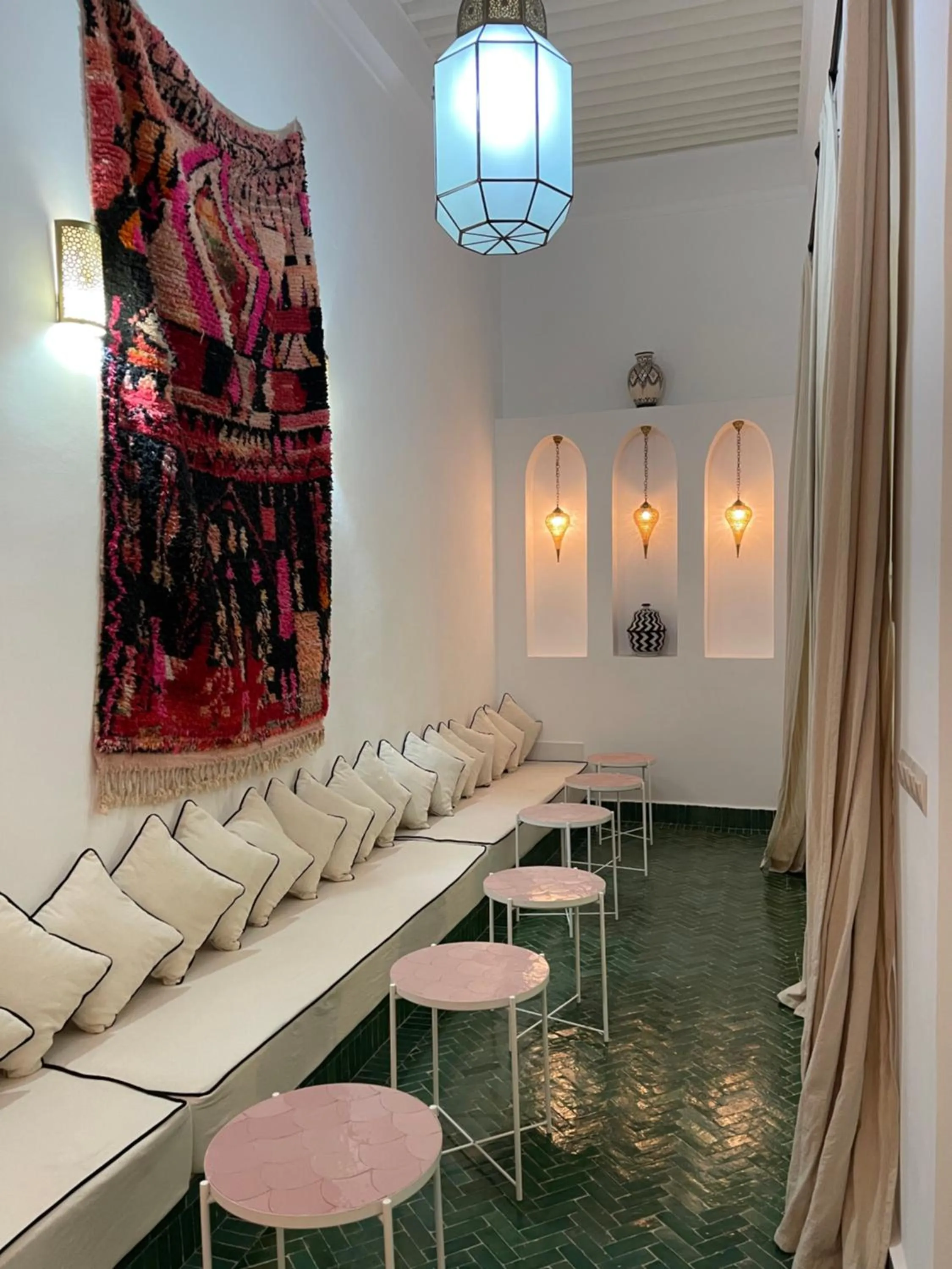 Lounge or bar in Riad Dar Rabiaa