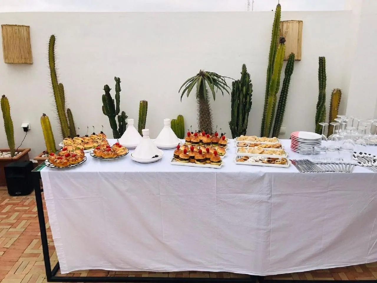 Restaurant/places to eat in Riad Dar Rabiaa