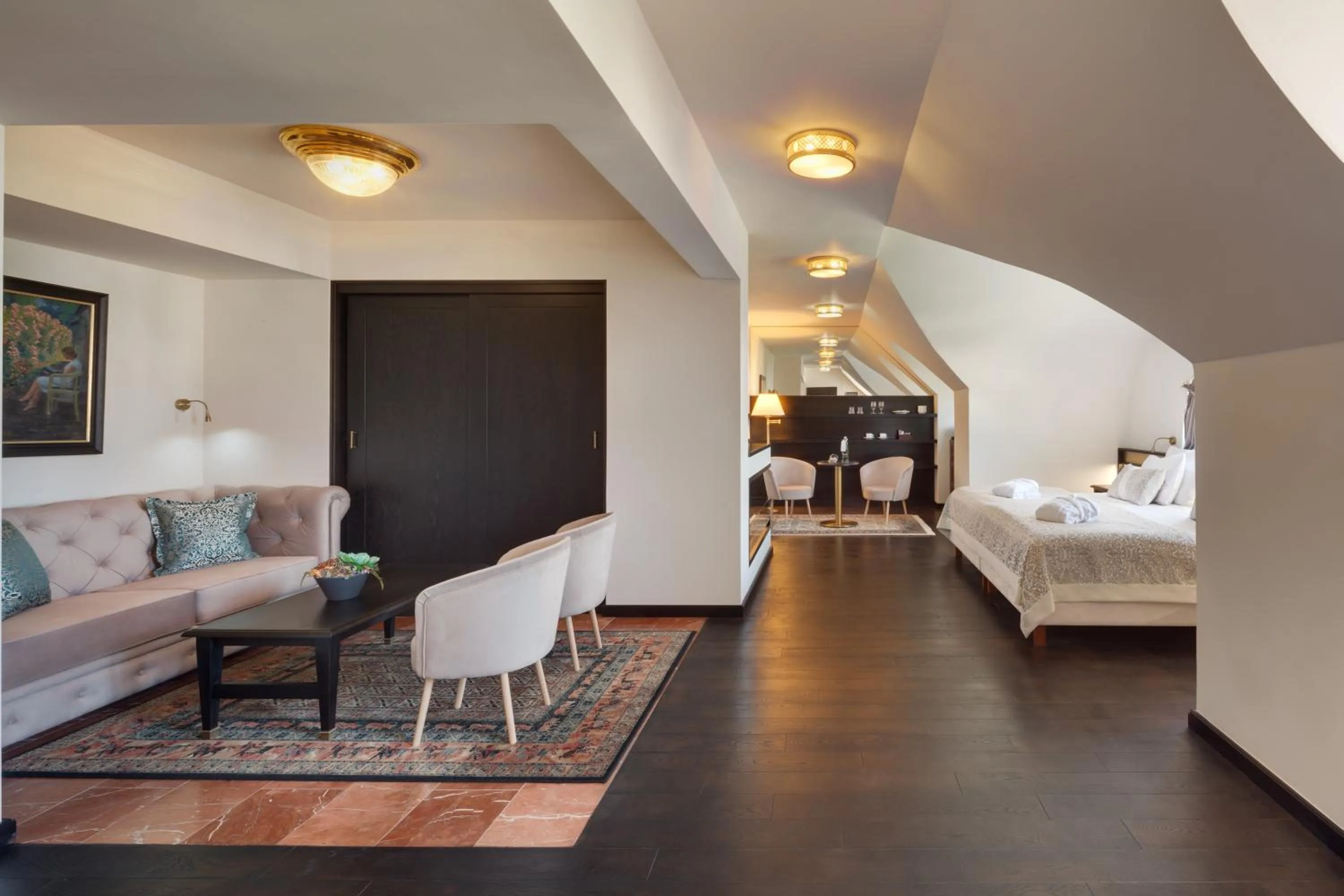 Bed in Hotel Savoy Prague