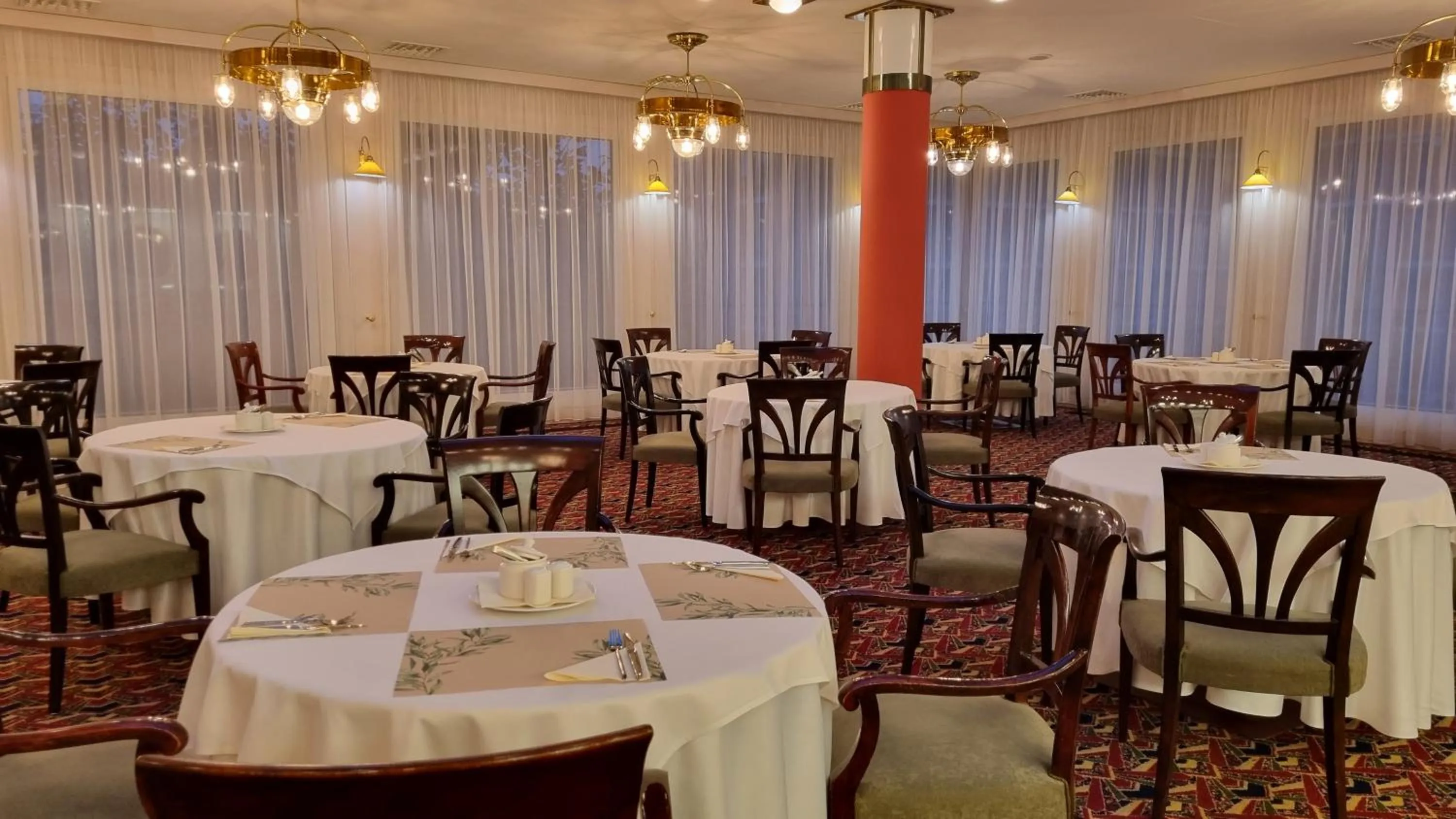 Restaurant/places to eat in Hotel Savoy Prague