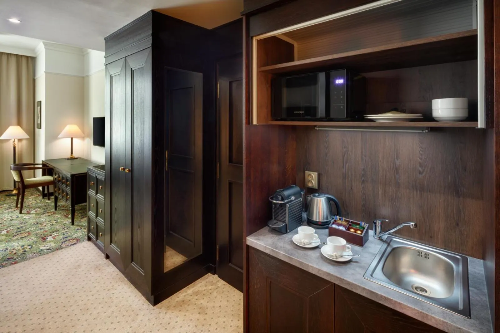 Coffee/tea facilities in Hotel Savoy Prague