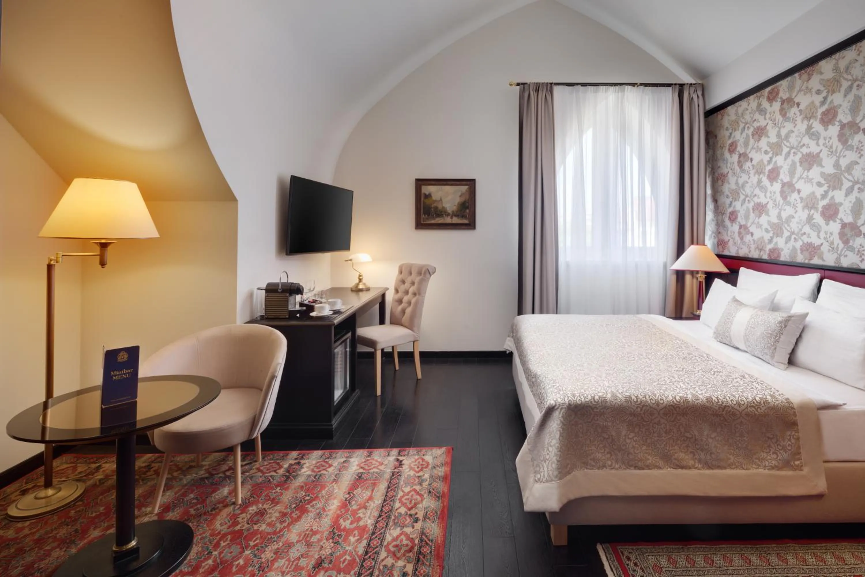 Bed in Hotel Savoy Prague