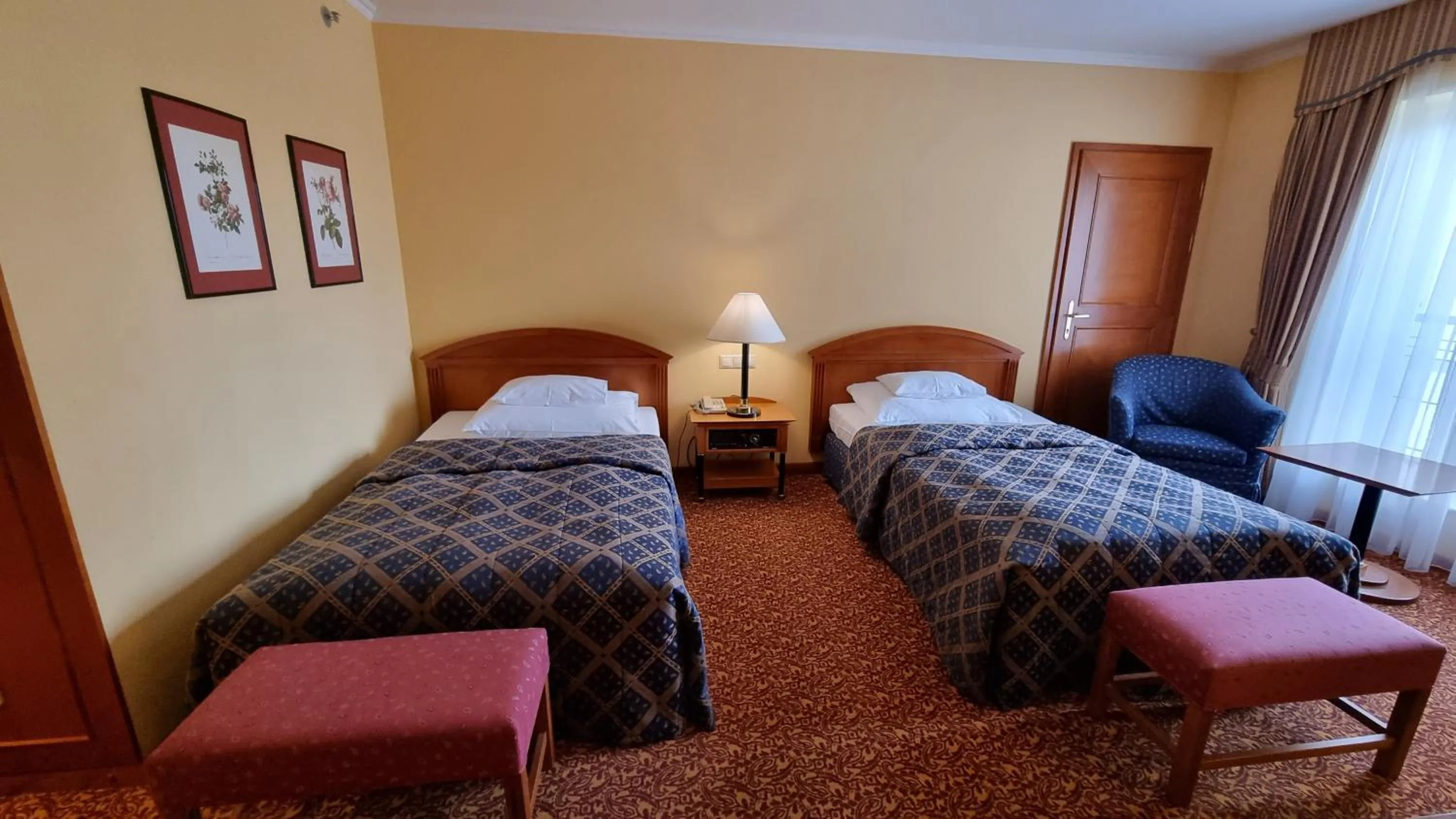 Bed in Hotel Savoy Prague