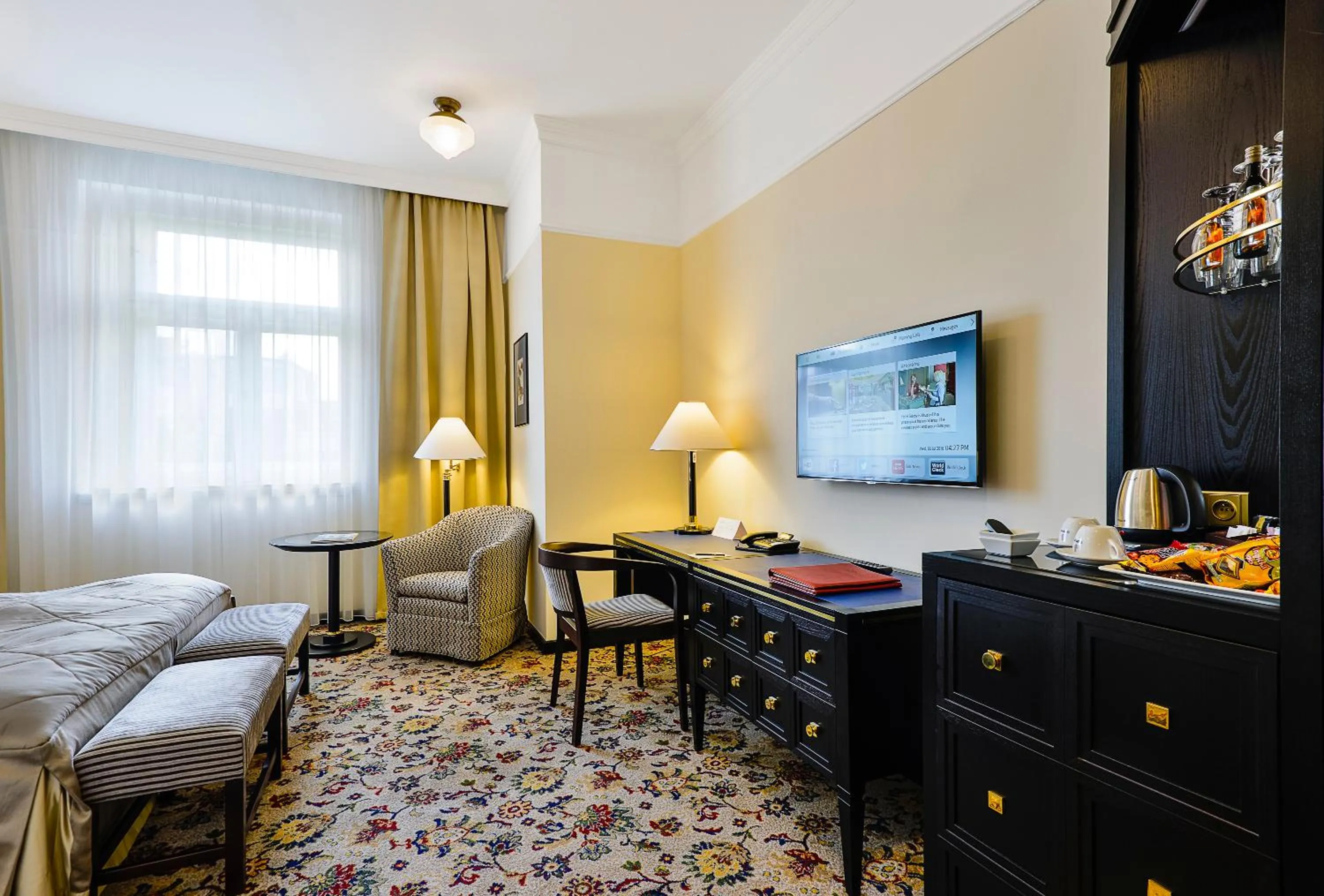 Bed in Hotel Savoy Prague