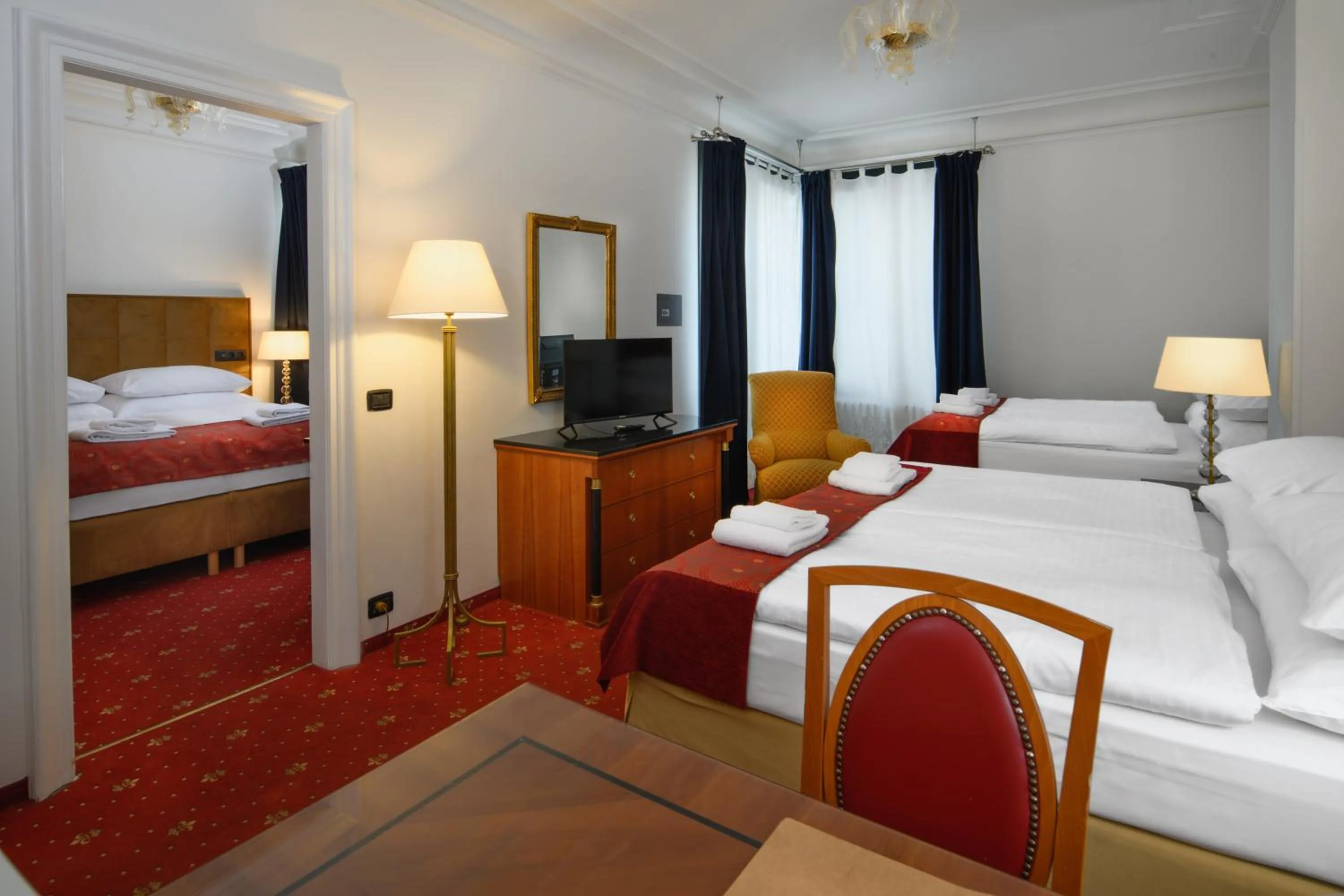 Bedroom, Bed in Hotel Bologna