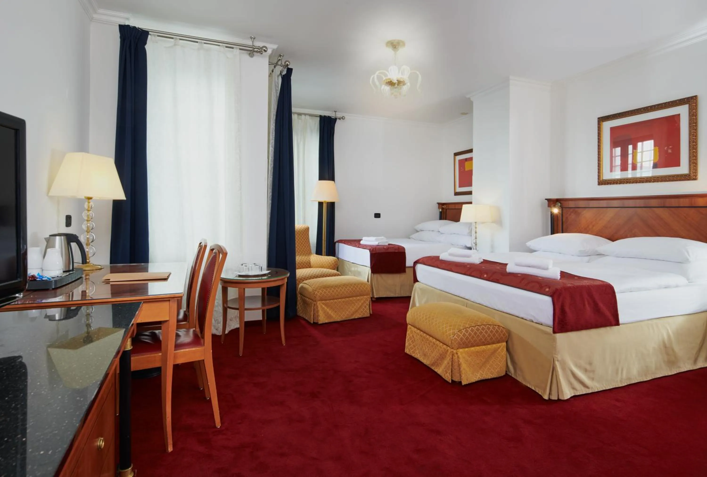 Bedroom, Bed in Hotel Bologna