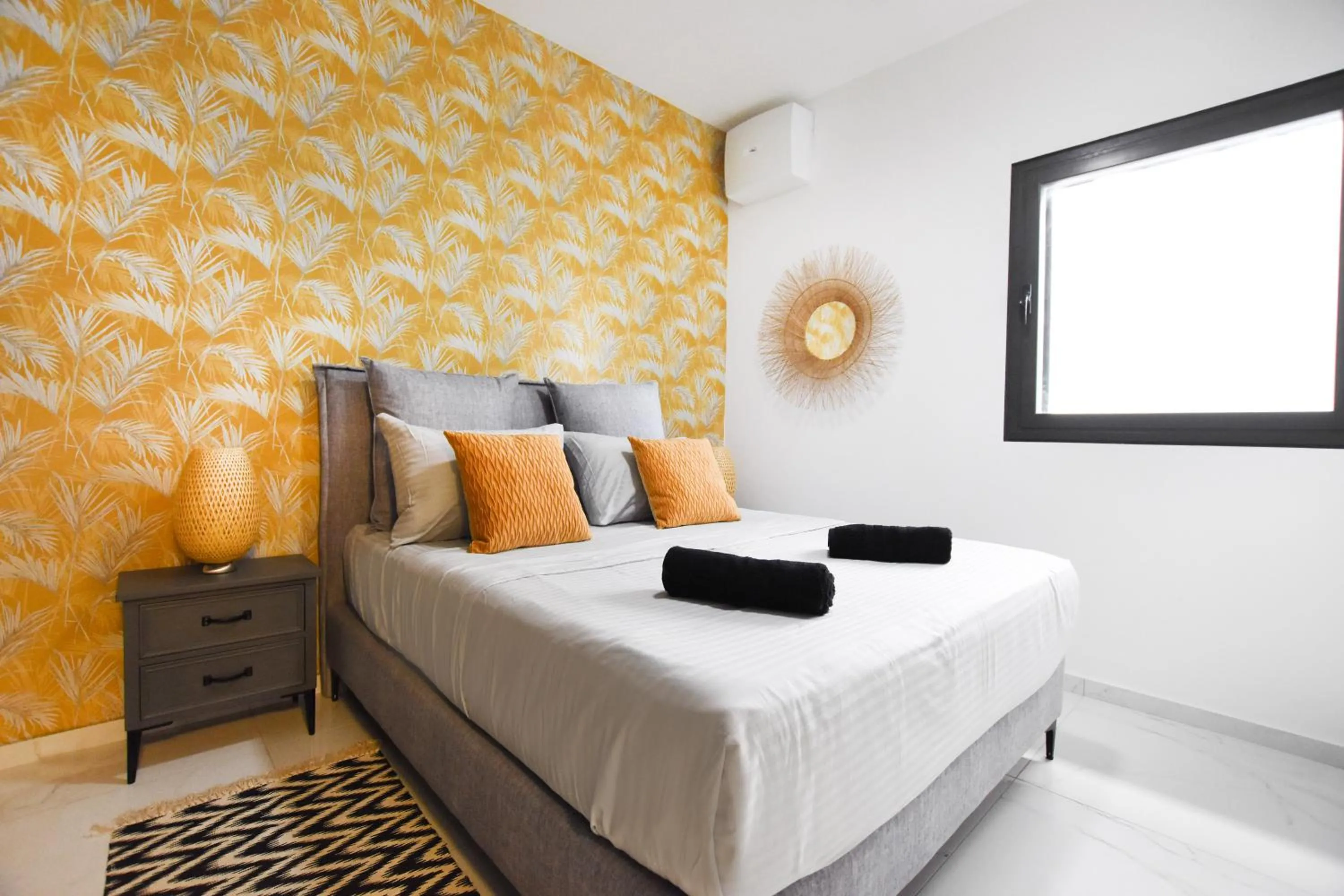 Bed in Palm 1BR next to Gazoz Beach by HolyGuest