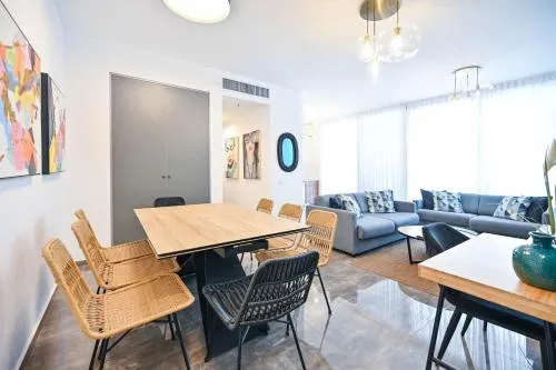 Colorful 2BR next to Gazoz Beach by HolyGuest