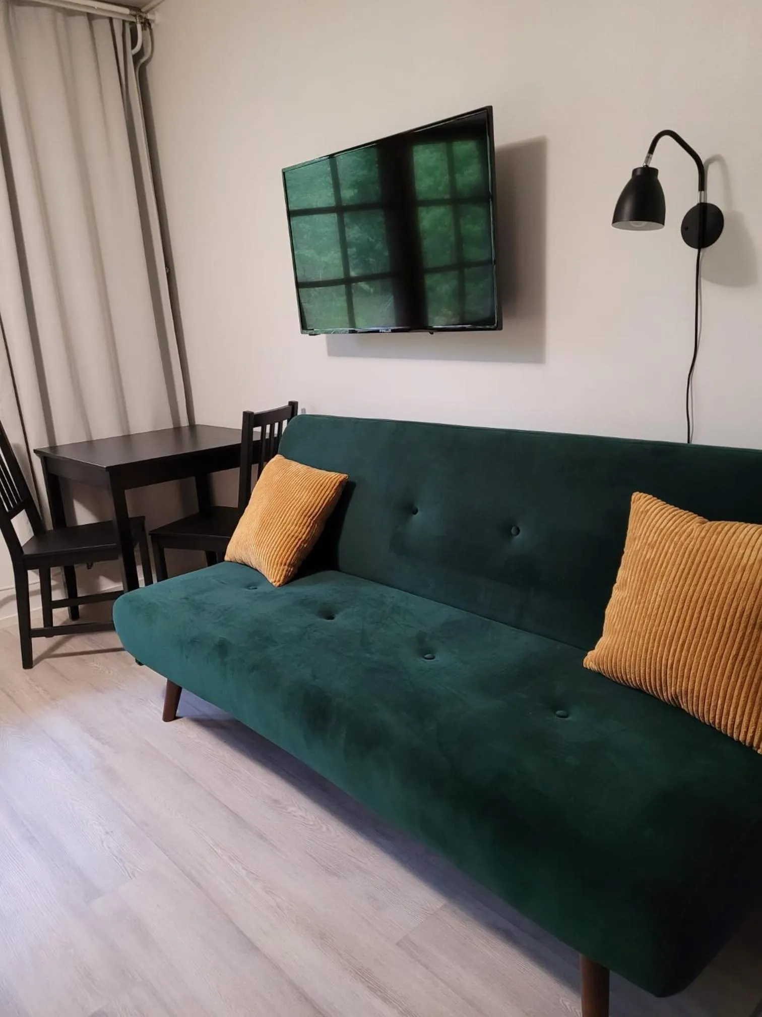 Seating area in Hotelli Salpakangas