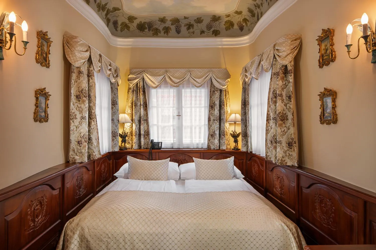 Bed in Iron Gate Hotel & Suites Prague by BHG