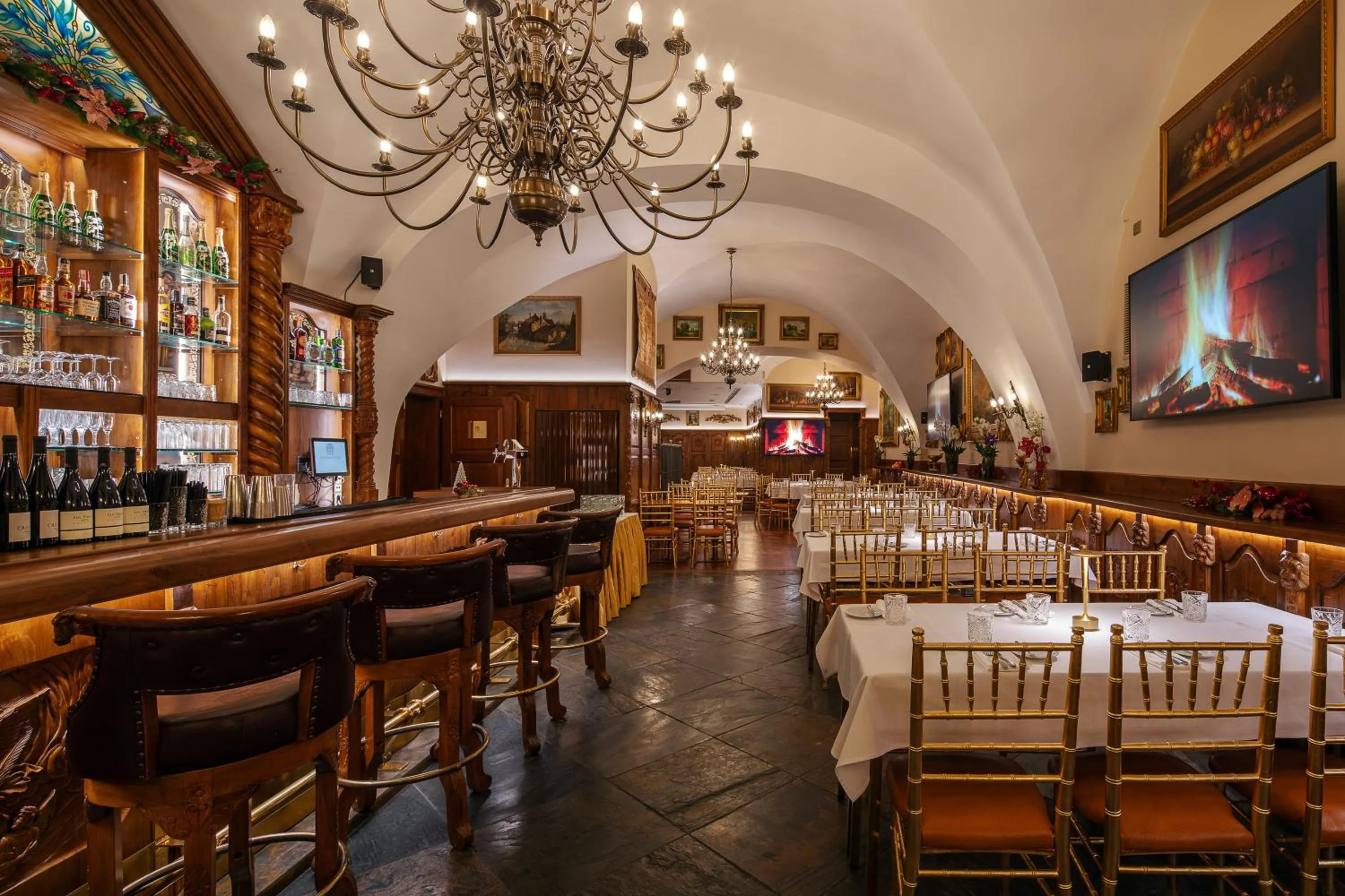 Restaurant/places to eat in Iron Gate Hotel & Suites Prague by BHG