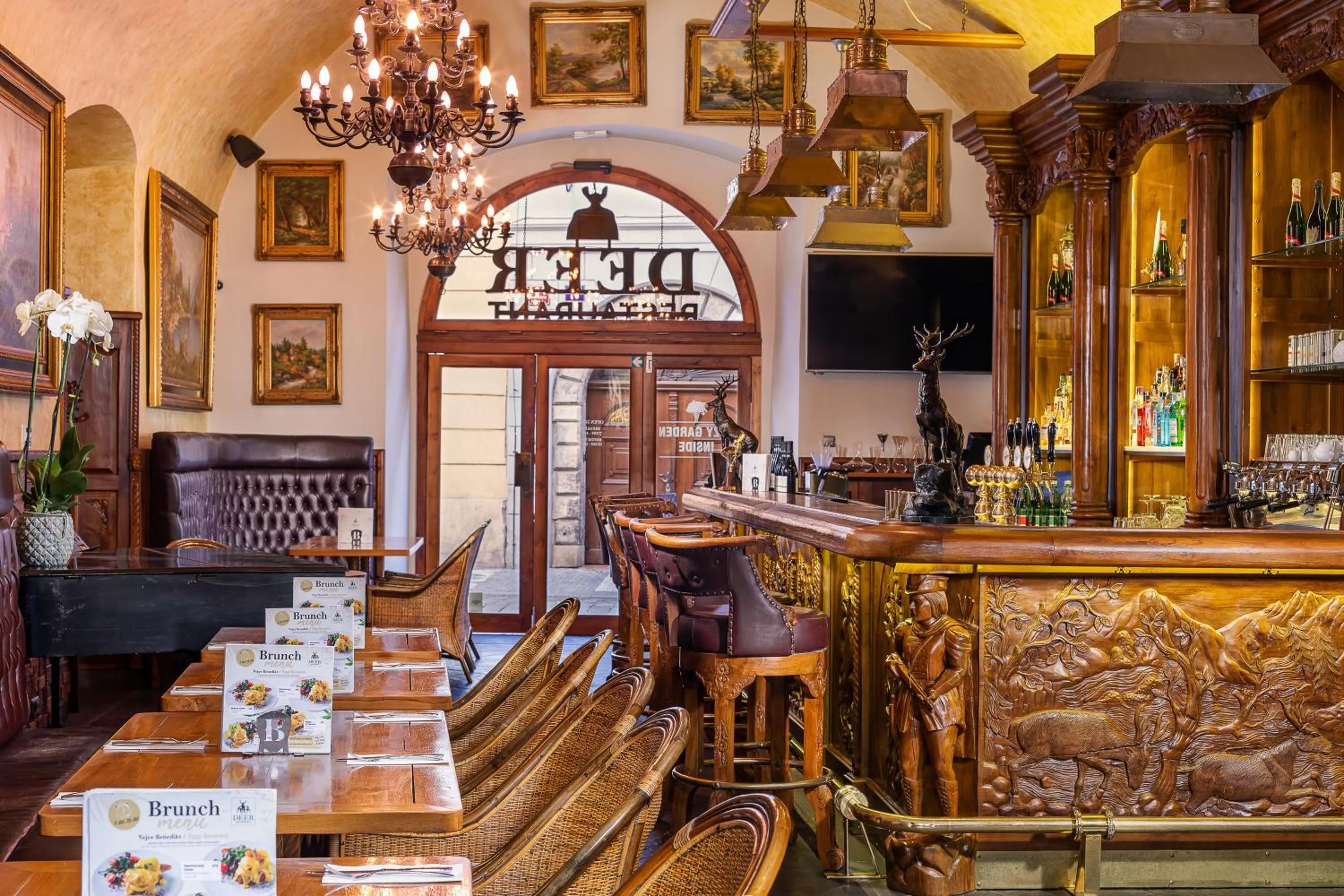 Restaurant/places to eat in Iron Gate Hotel & Suites Prague by BHG