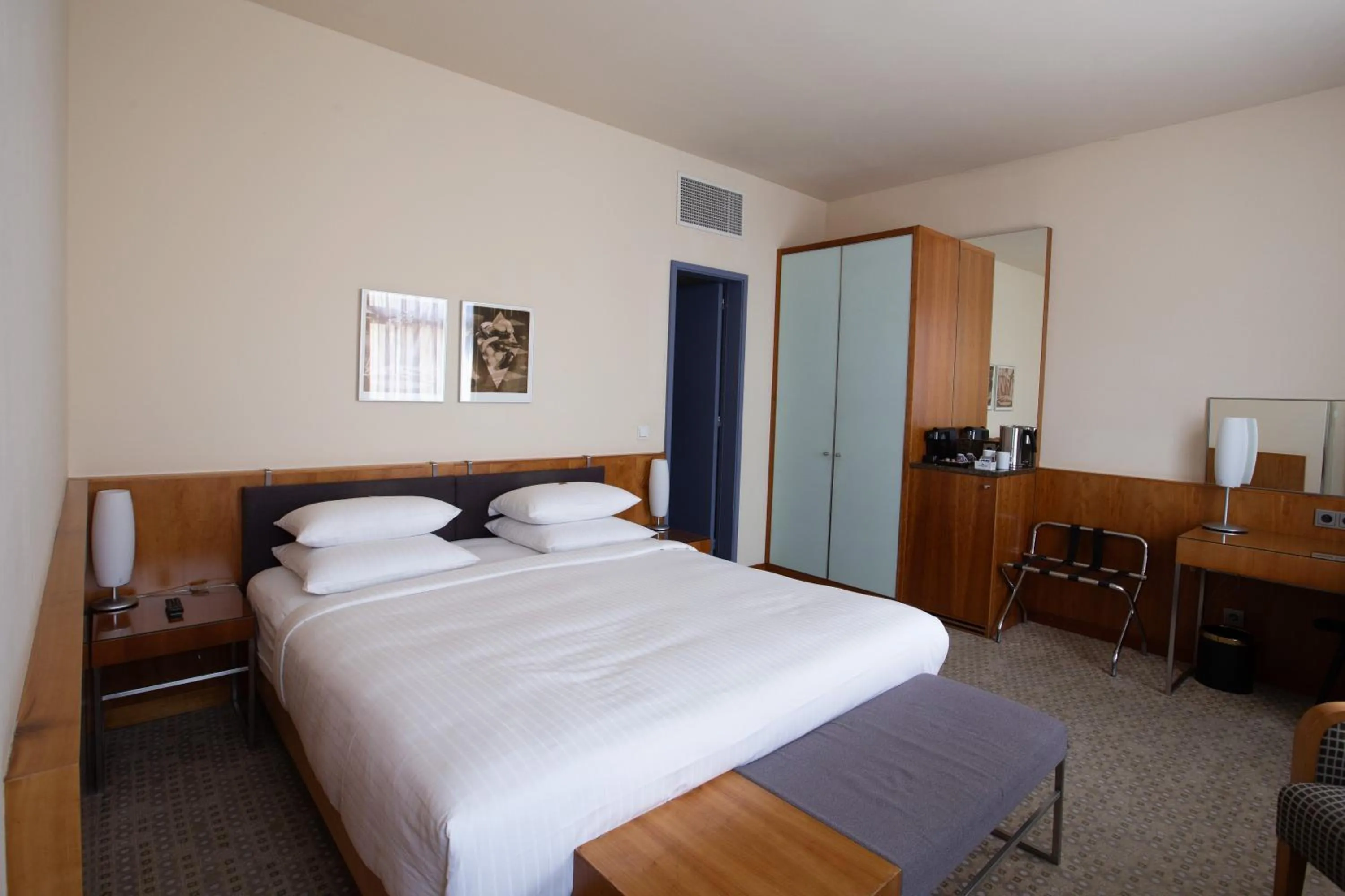 Bedroom, Bed in K+K Hotel Central