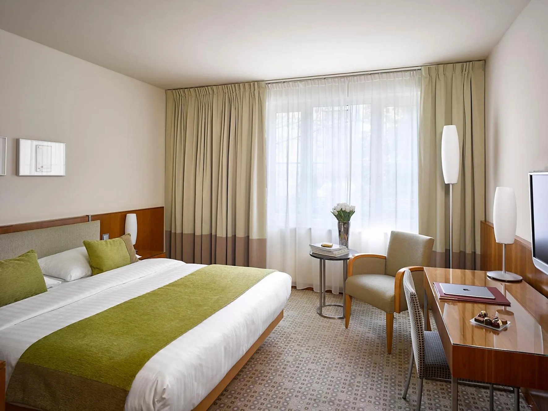 Bedroom, Bed in K+K Hotel Central