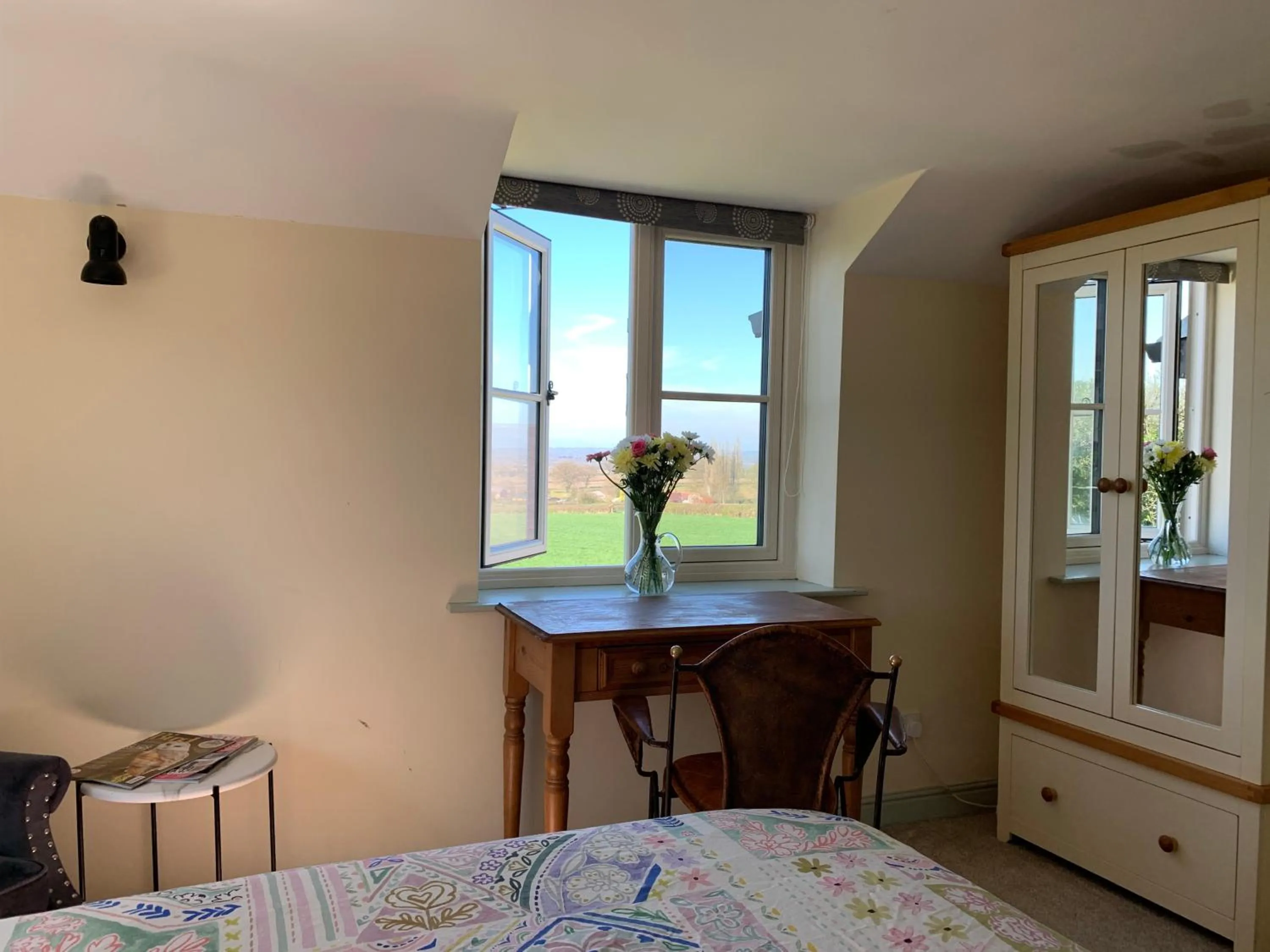 Bedroom, Bed in Farmhouse studio near Shrewsbury