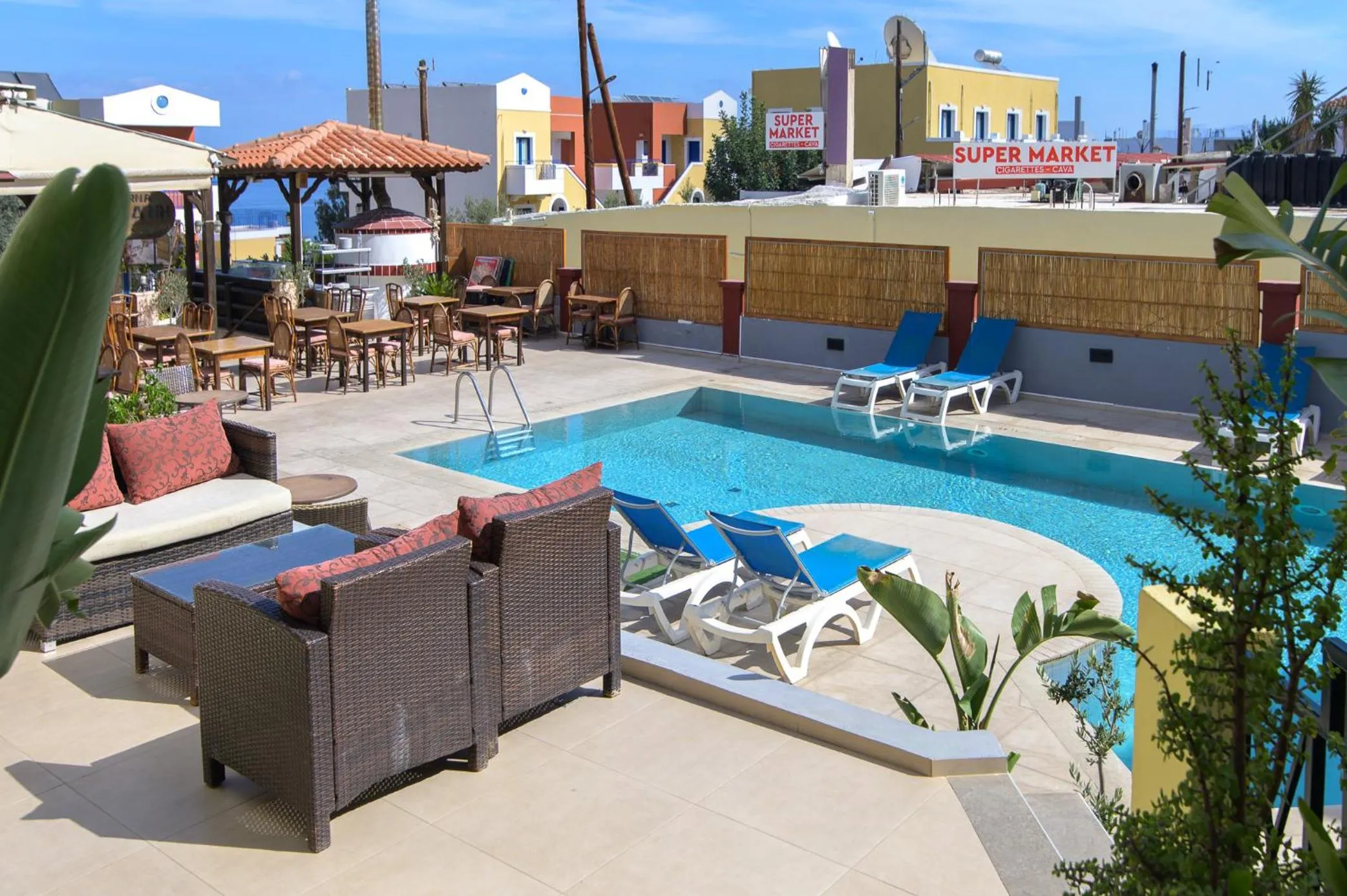 Restaurant/places to eat in Ariadni Palace Apartments