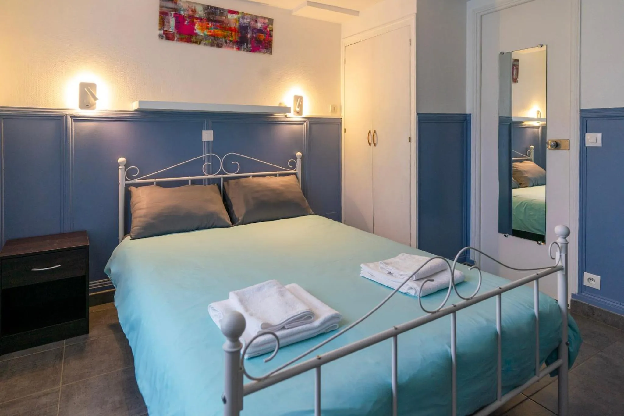 Photo of the whole room, Bed in Hotel Geoffroy Marie Opéra