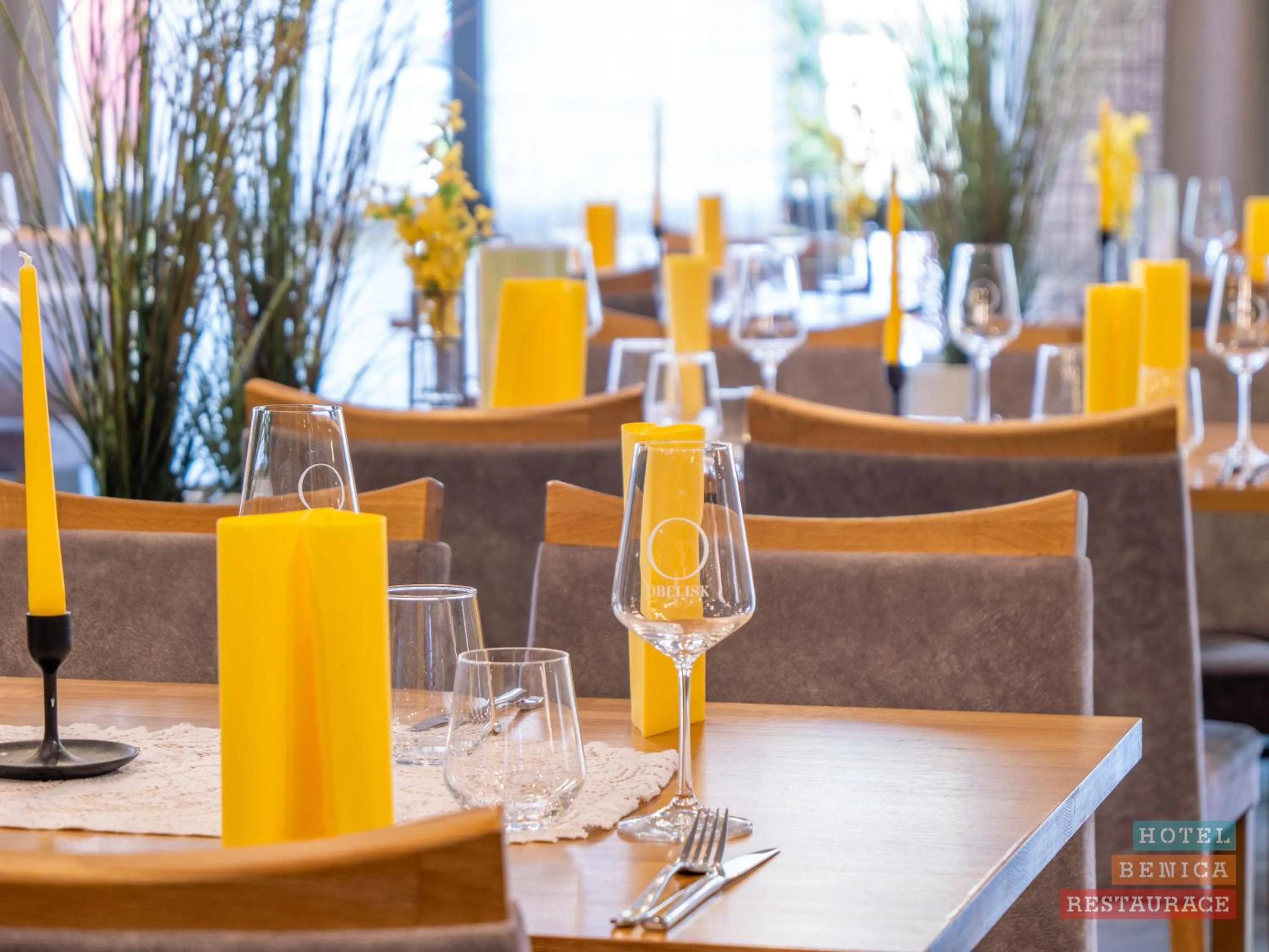 Restaurant/places to eat in Hotel Benica