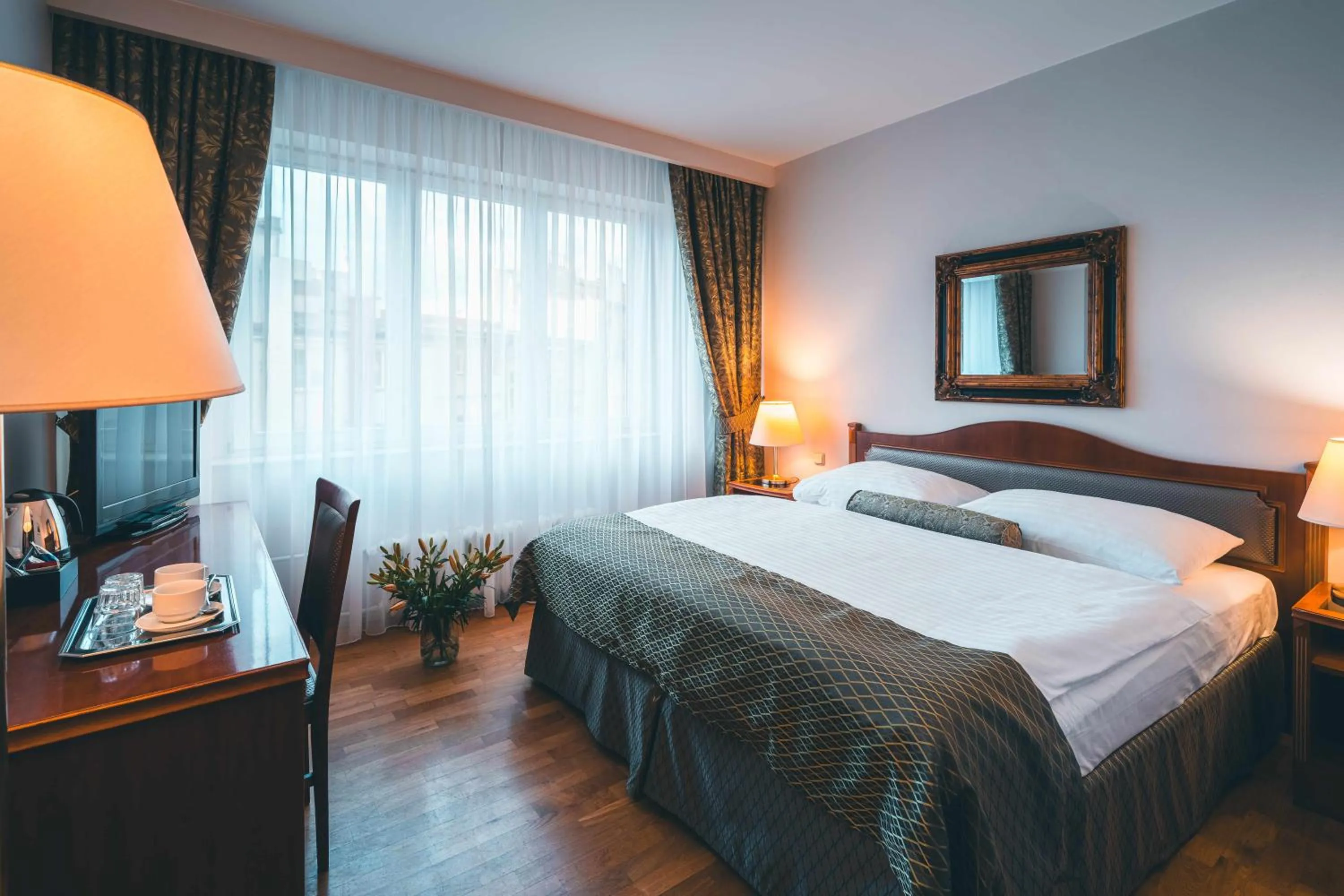 Photo of the whole room, Bed in Belvedere