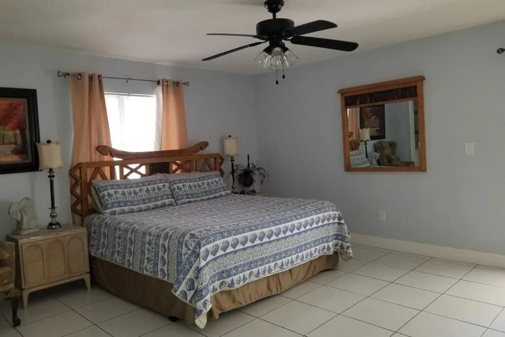 Bedroom, Bed in Del Mar Villa