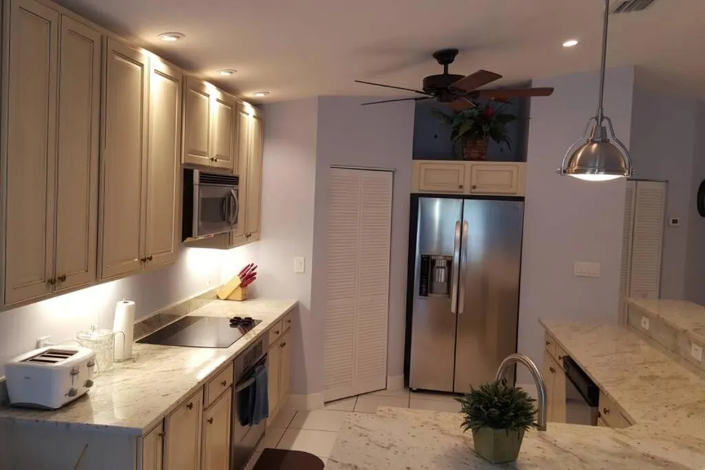 Kitchen or kitchenette in Del Mar Villa