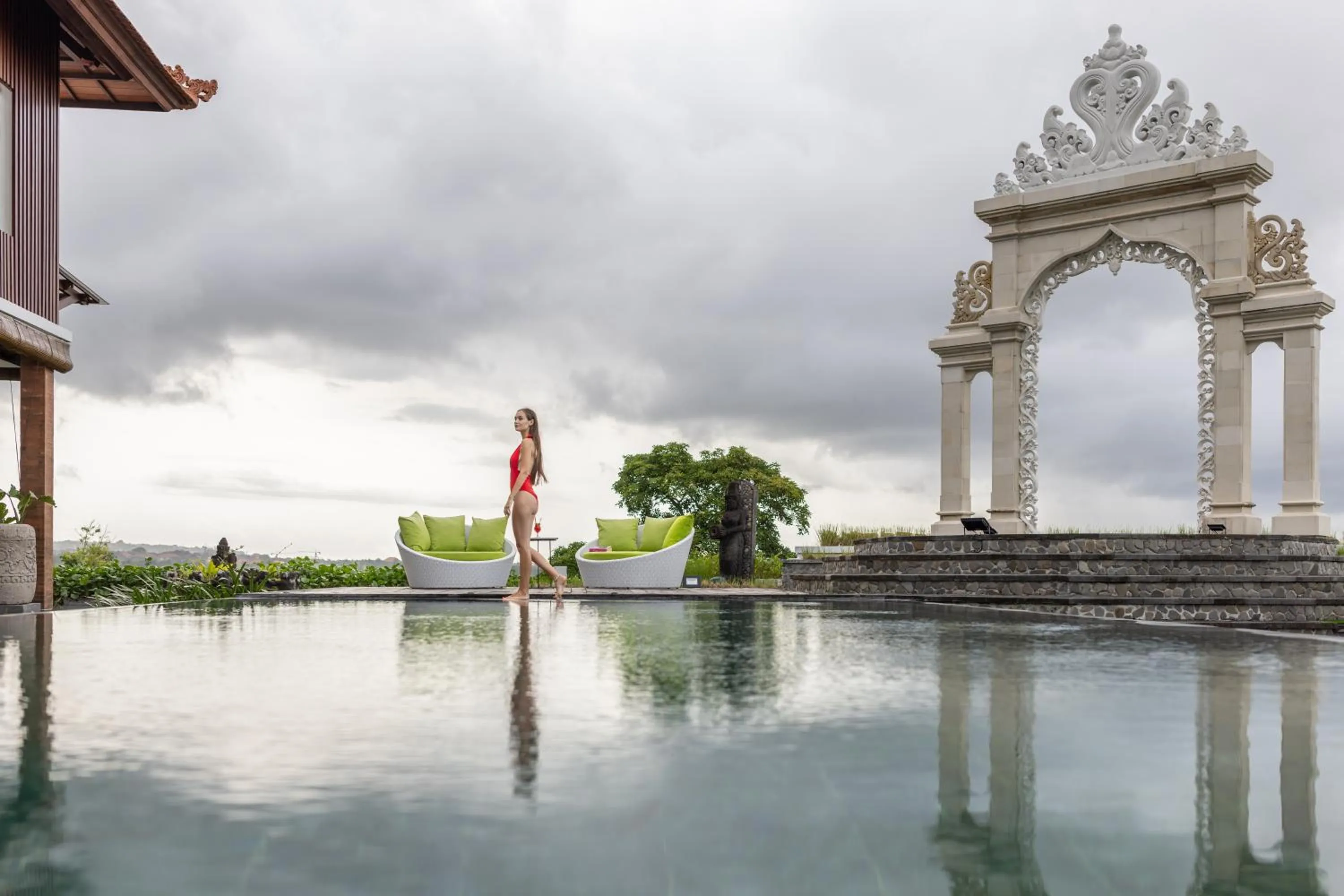 Swimming pool in Giri Bhagawan Villas & Spa