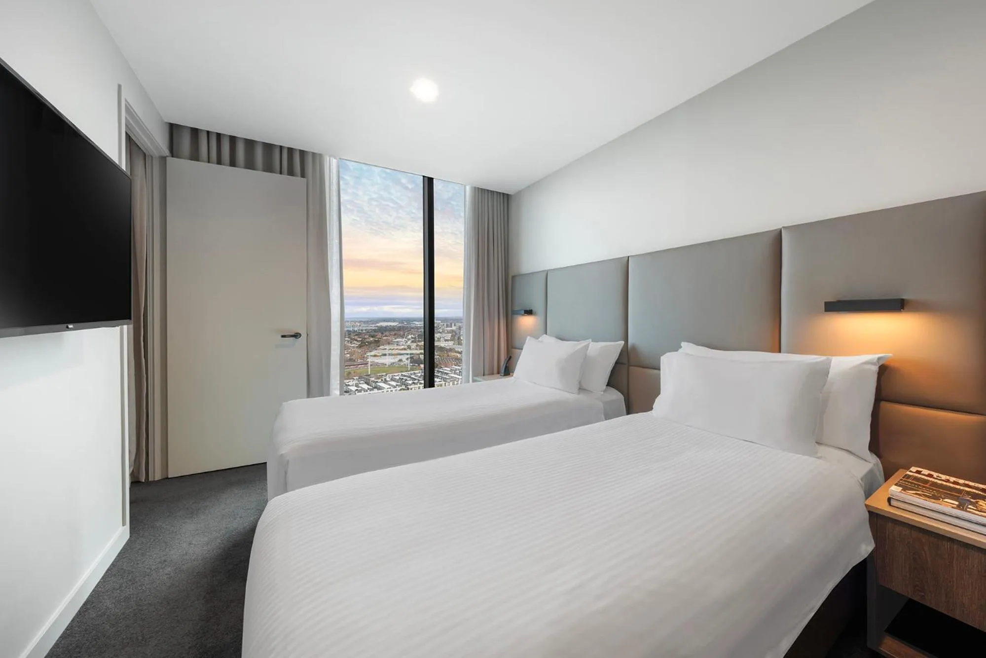 Bed in Oakwood Premier Melbourne