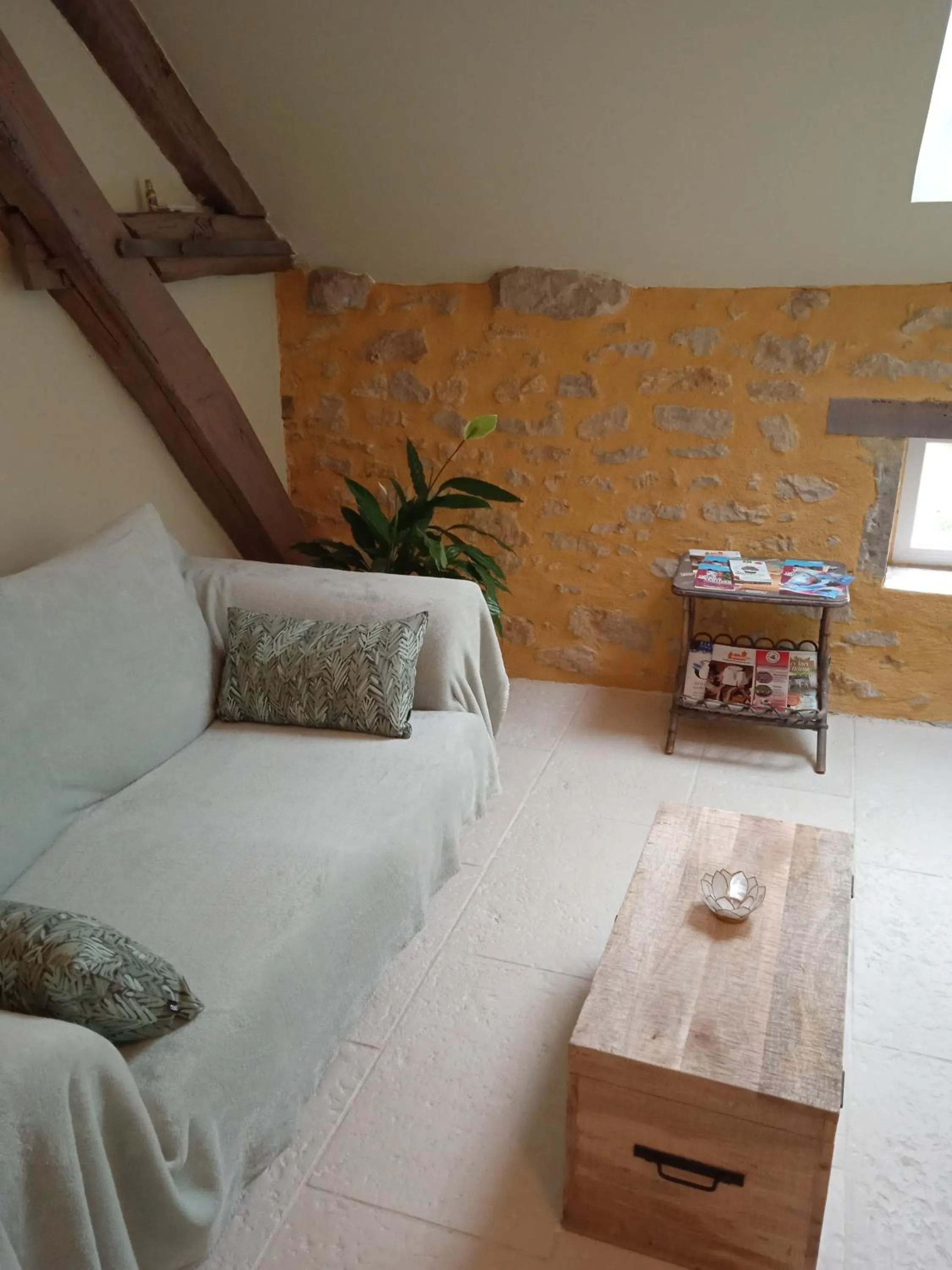 Living room, Bed in La Lisière du Morvan