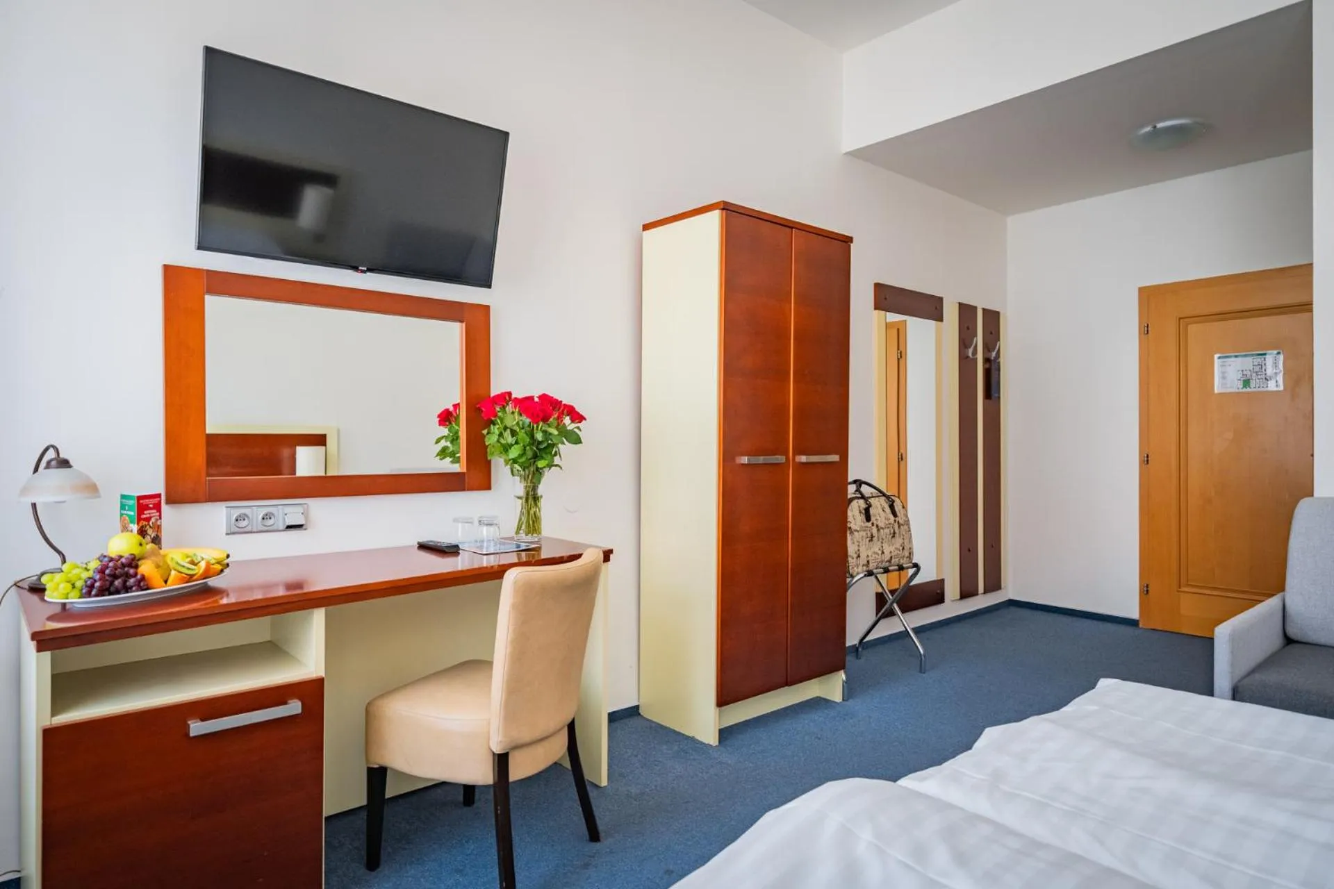 TV and multimedia, Bed in Hotel Atos