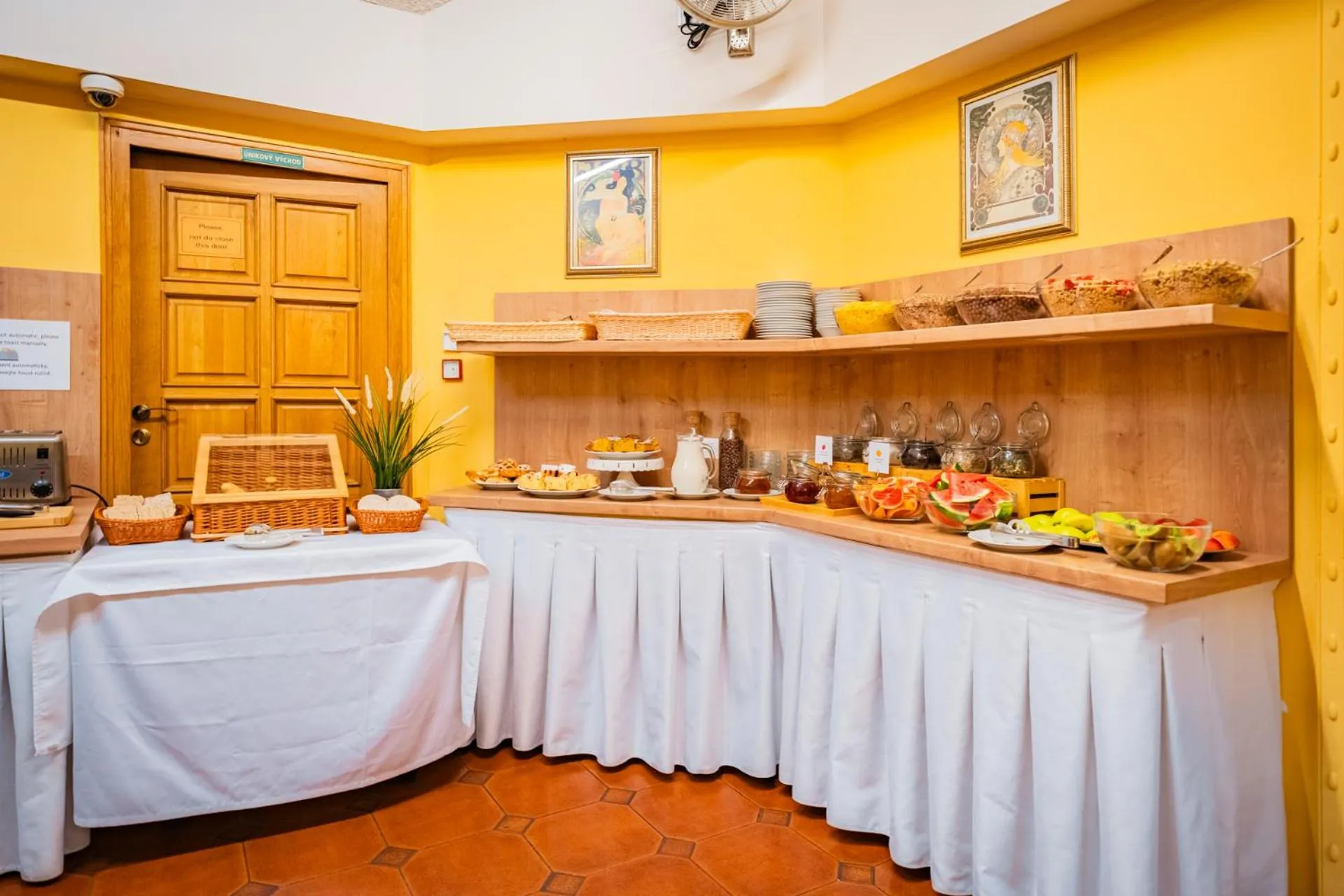 Buffet breakfast in Hotel Atos