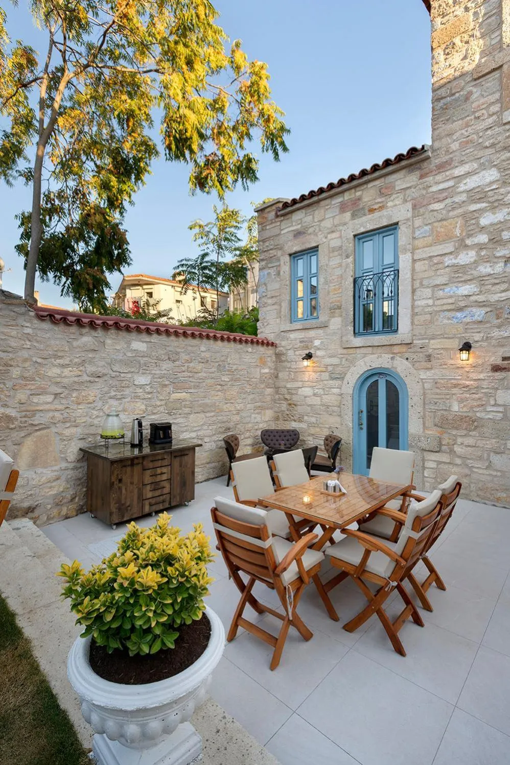 Property building in EFLIN HAUS Historical Place & Monument