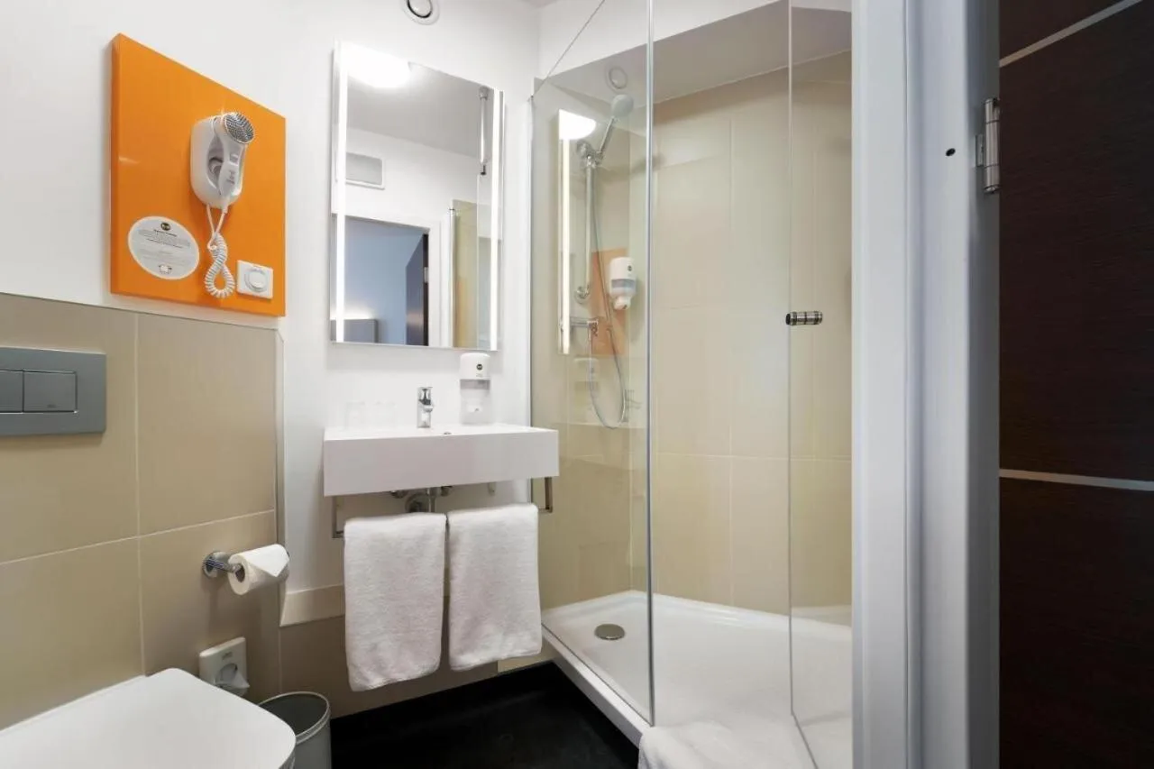 Bathroom in B&B Hotel Lublin Centrum