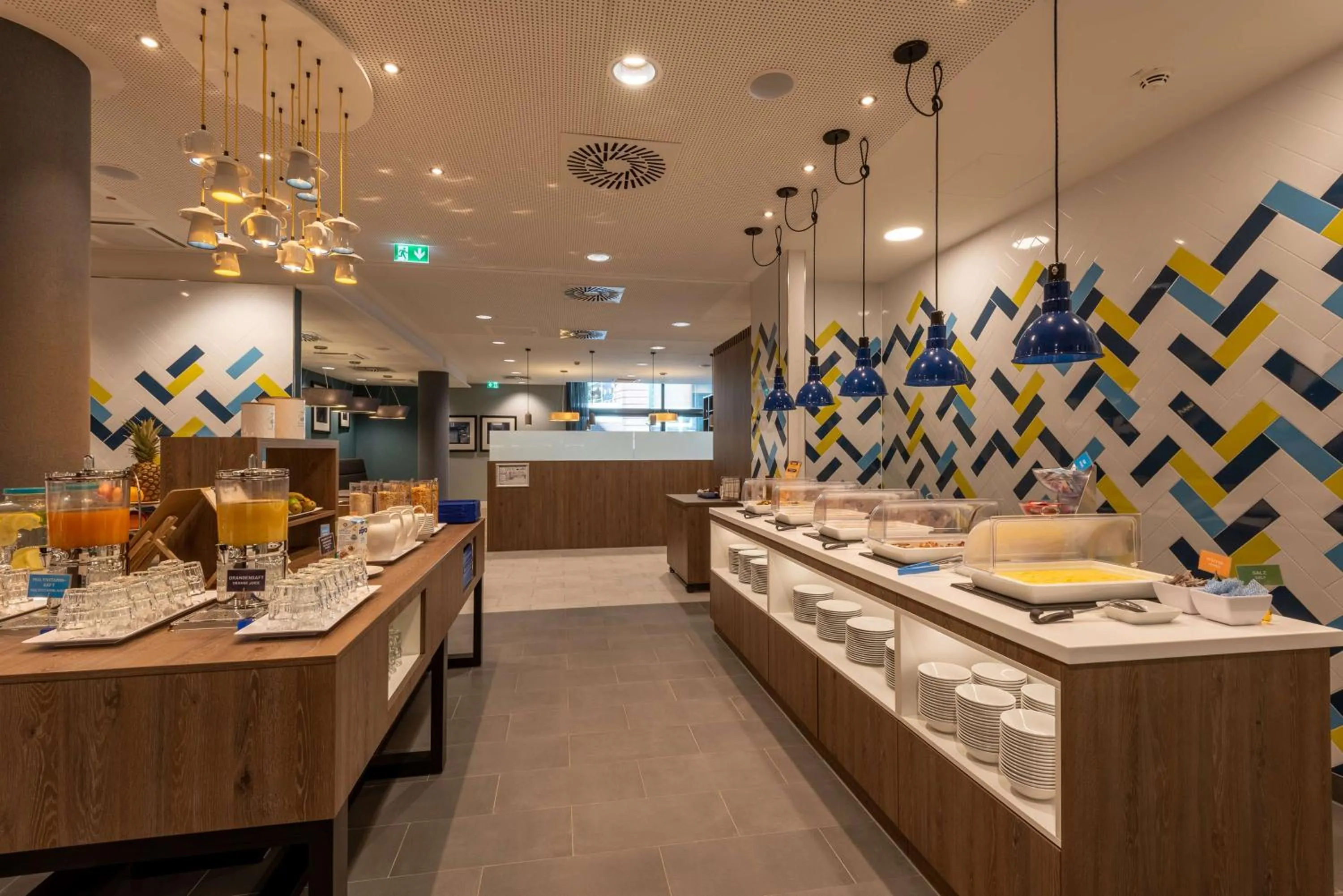 Breakfast in Hampton by Hilton Düsseldorf City Centre